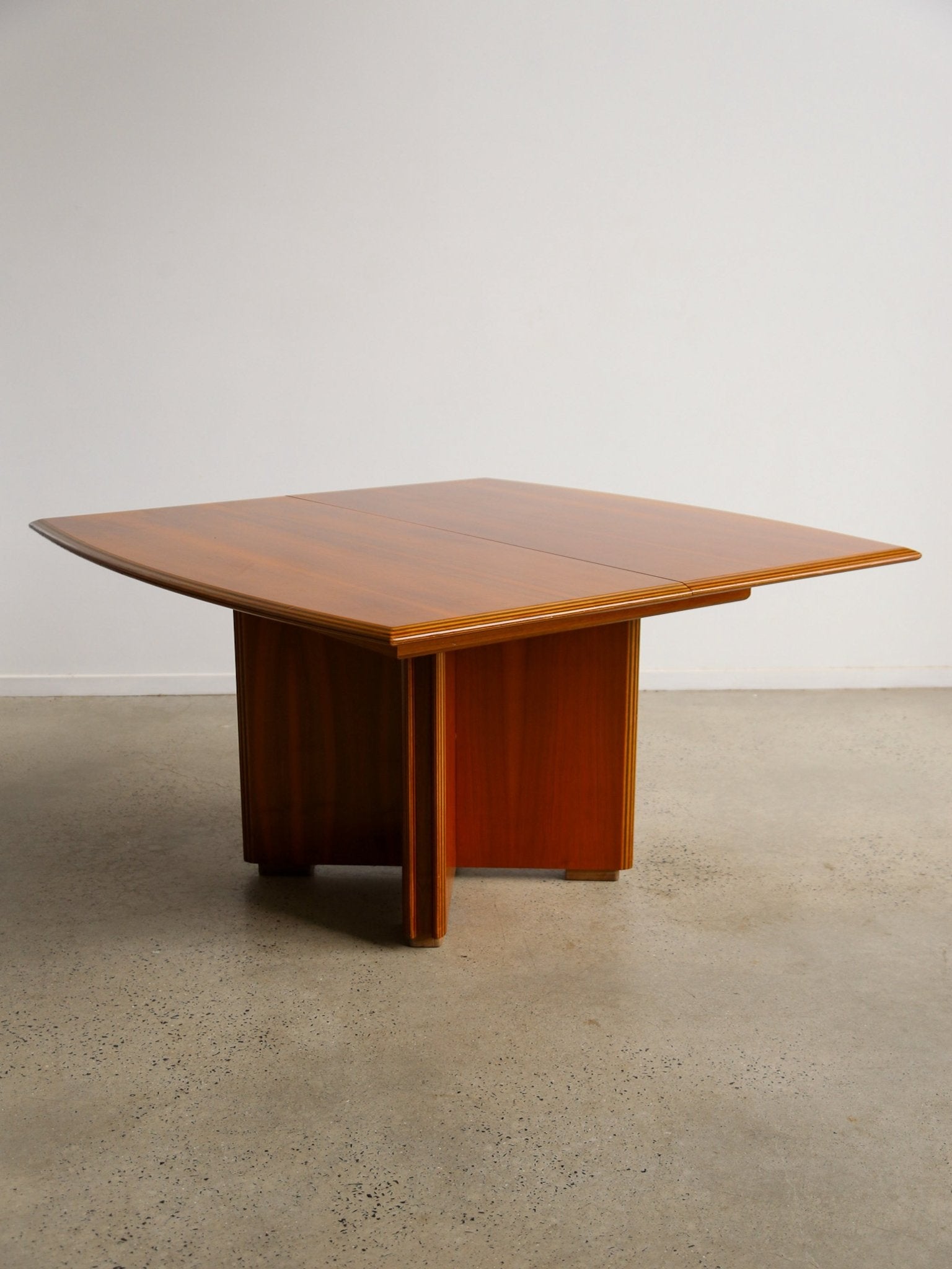 Pierre Cardin for Maxalto Fold - Out Extension Dining Table in Walnut 1980s - Lumini Collections