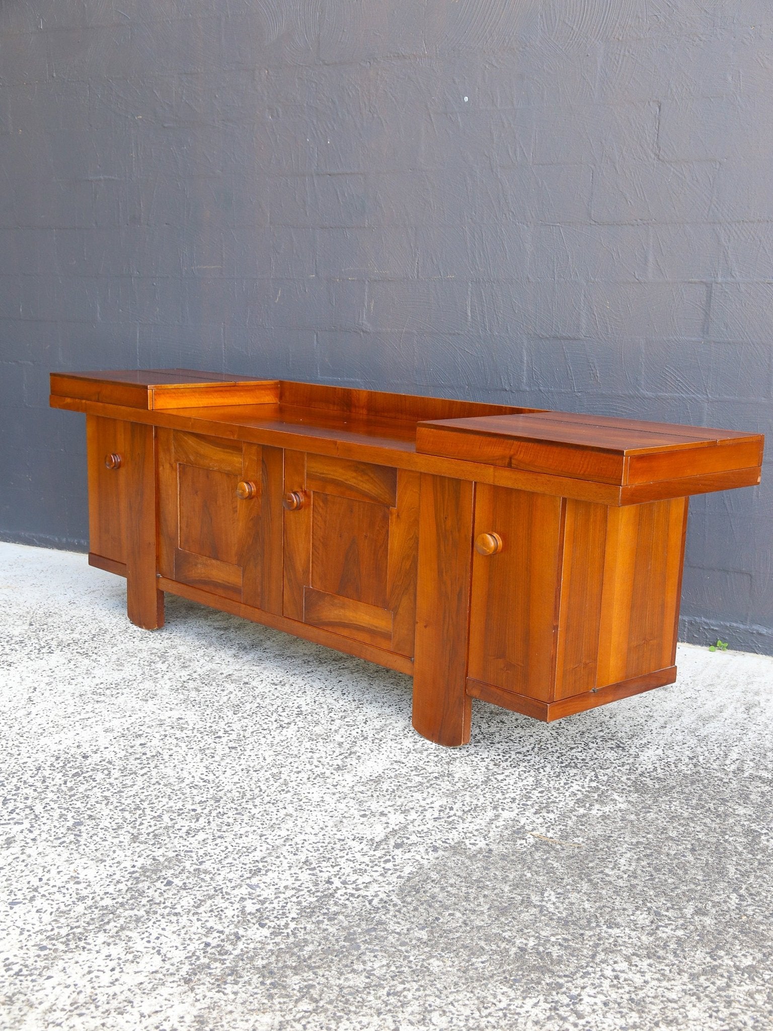 Pranzo 602 sideboard in walnut by Silvio Coppola for Bernini, Italy 1964 - Lumini Collections