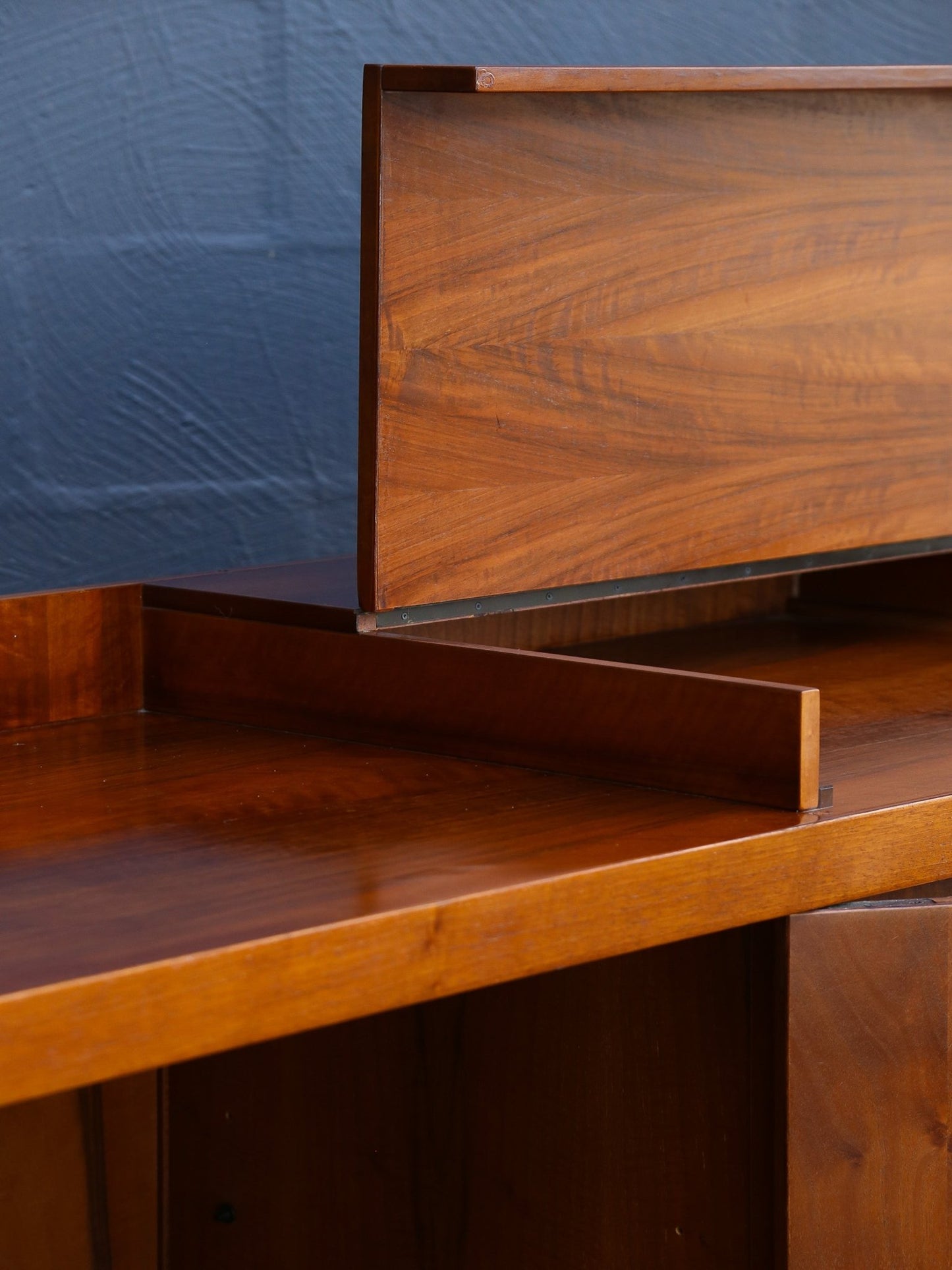 Pranzo 602 sideboard in walnut by Silvio Coppola for Bernini, Italy 1964 - Lumini Collections