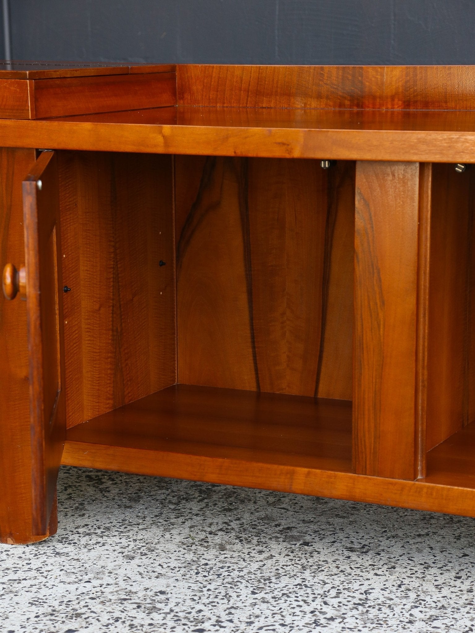 Pranzo 602 sideboard in walnut by Silvio Coppola for Bernini, Italy 1964 - Lumini Collections