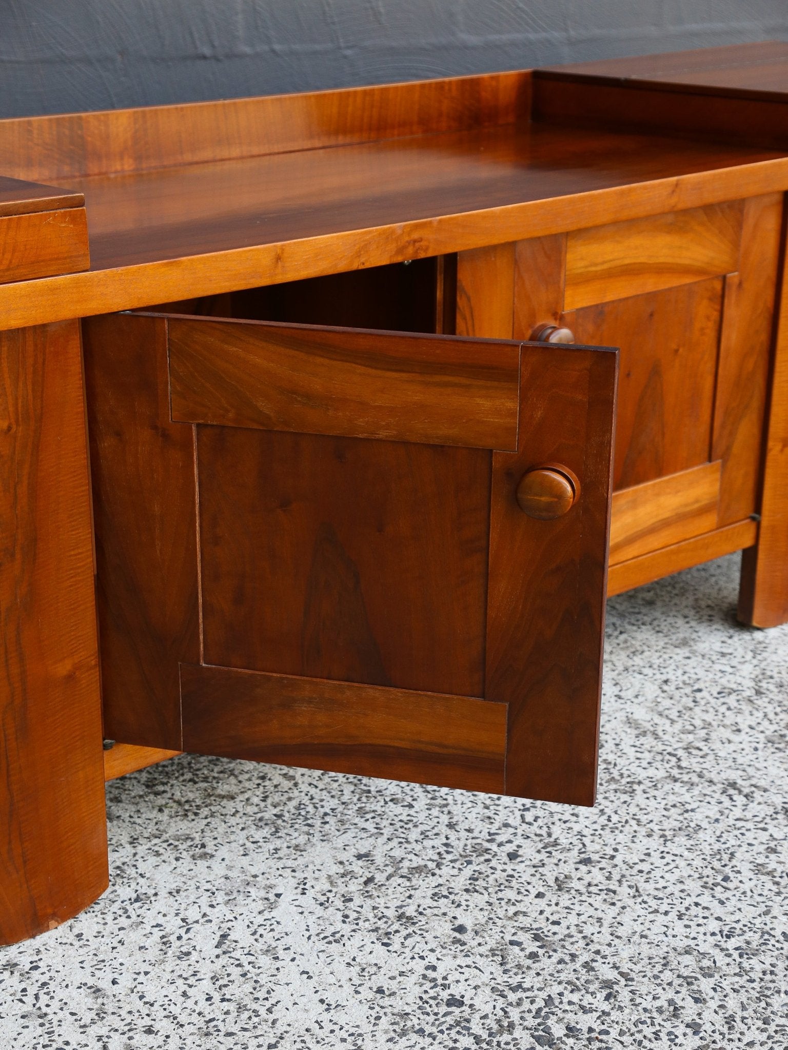 Pranzo 602 sideboard in walnut by Silvio Coppola for Bernini, Italy 1964 - Lumini Collections