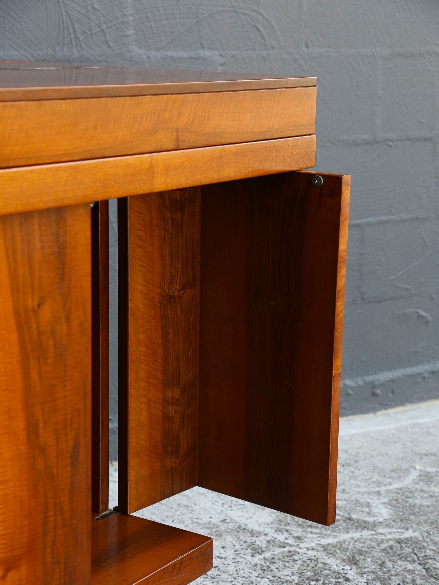 Pranzo 602 sideboard in walnut by Silvio Coppola for Bernini, Italy 1964 - Lumini Collections