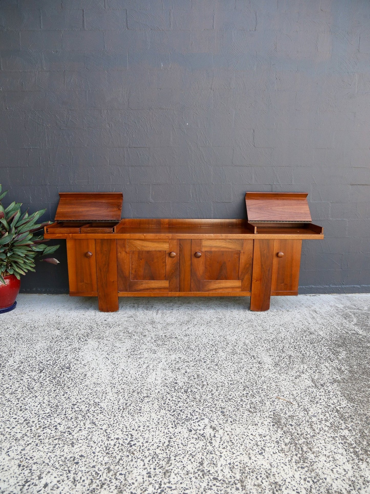 Pranzo 602 sideboard in walnut by Silvio Coppola for Bernini, Italy 1964 - Lumini Collections