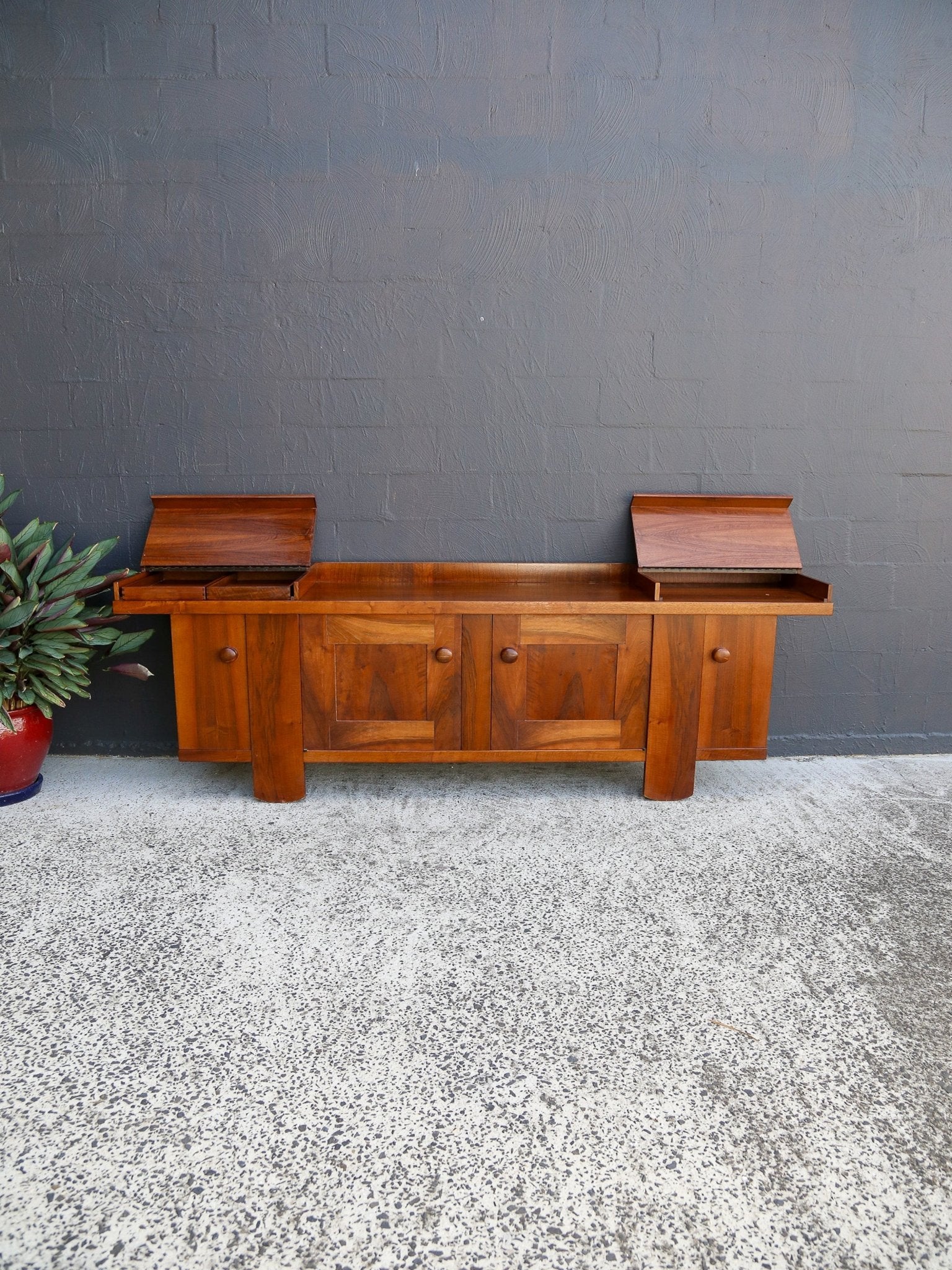 Pranzo 602 sideboard in walnut by Silvio Coppola for Bernini, Italy 1964 - Lumini Collections