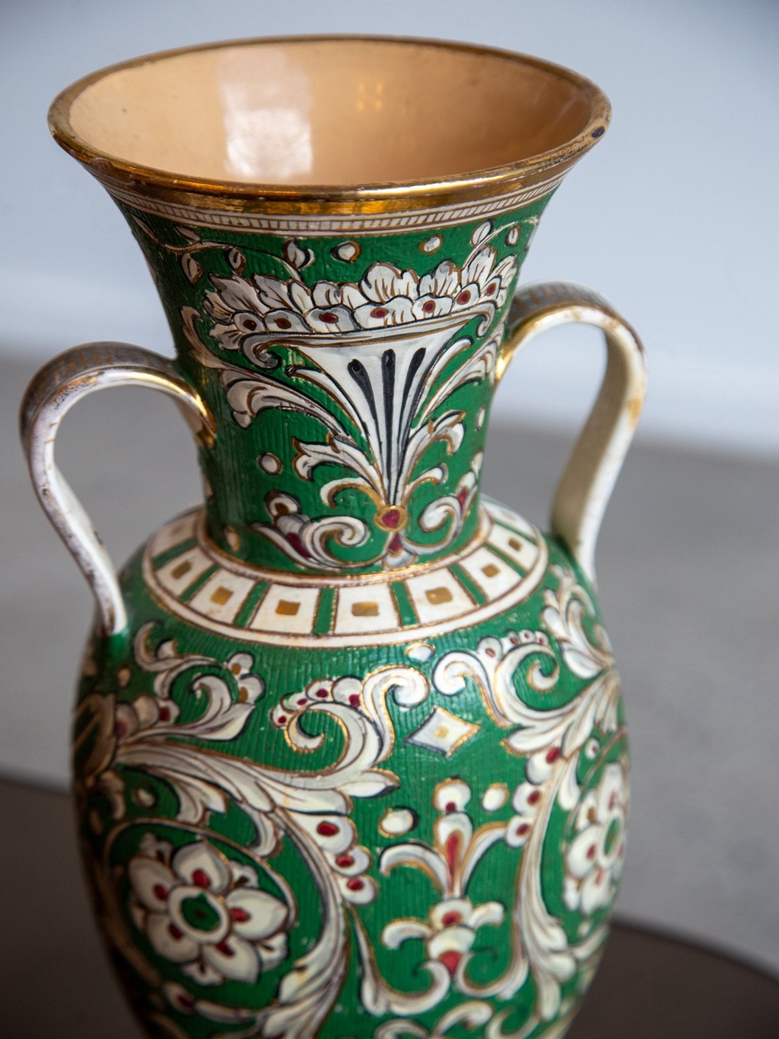 Rare La Gioconda Vase by Deruta – Unique Hand - Painted Italian Majolica - Lumini Collections