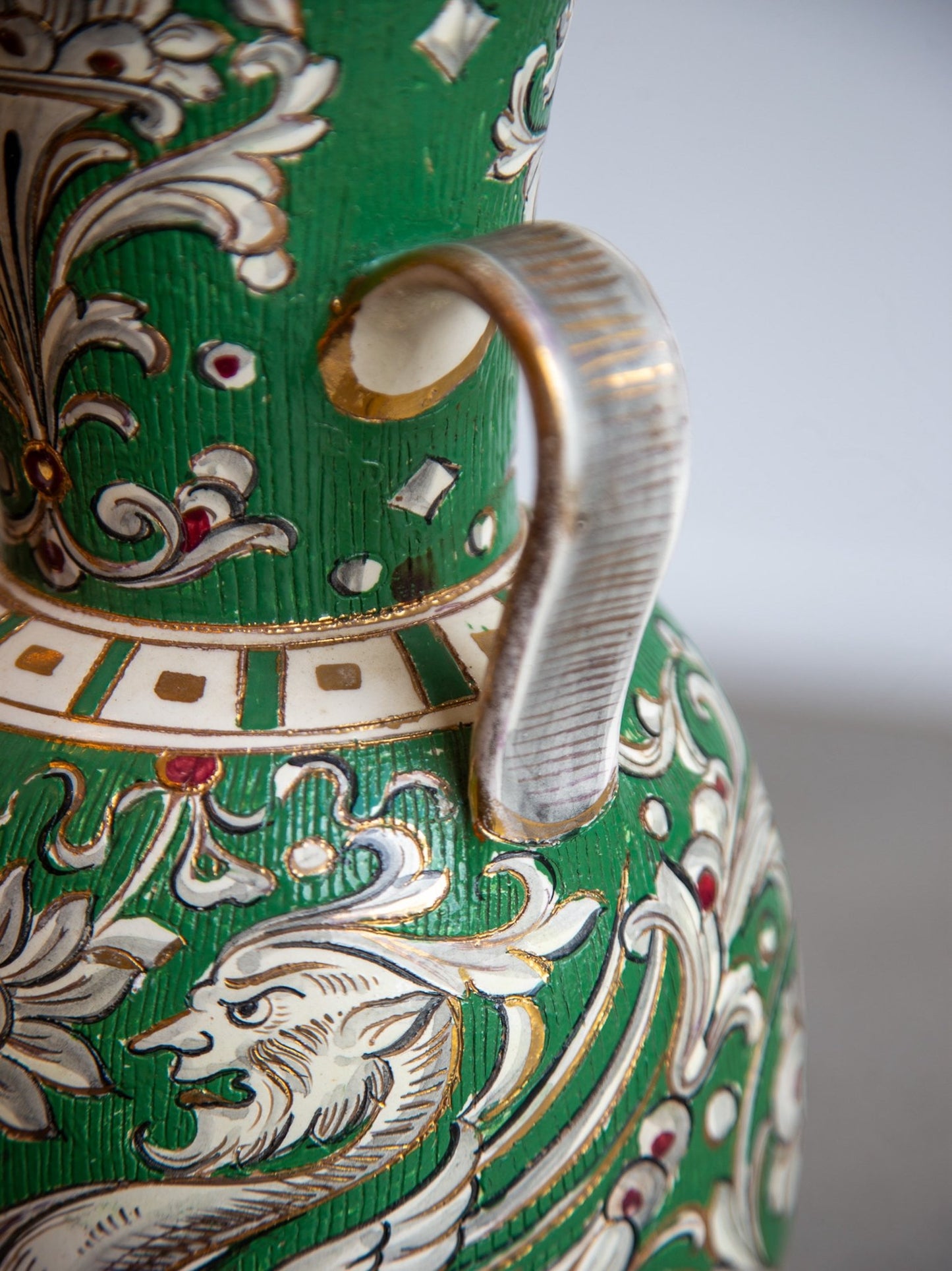 Rare La Gioconda Vase by Deruta – Unique Hand - Painted Italian Majolica - Lumini Collections