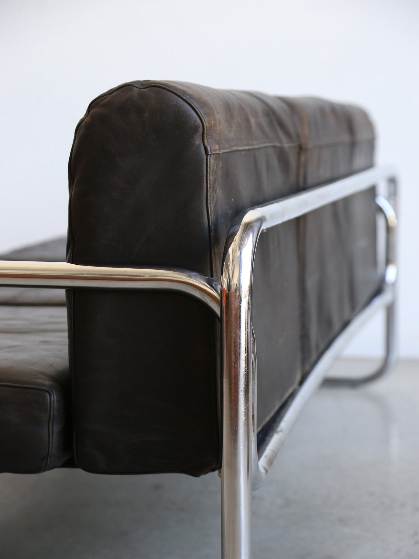 Rodney Kinsman T - Line Sofa for OMK, 1970s - Lumini Collections