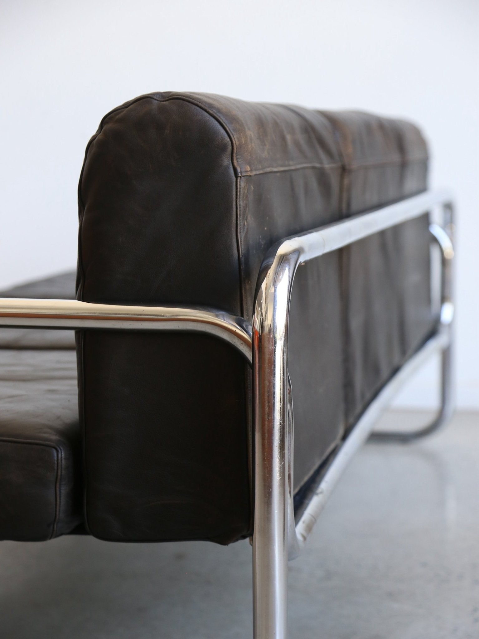 Rodney Kinsman T - Line Sofa for OMK, 1970s - Lumini Collections