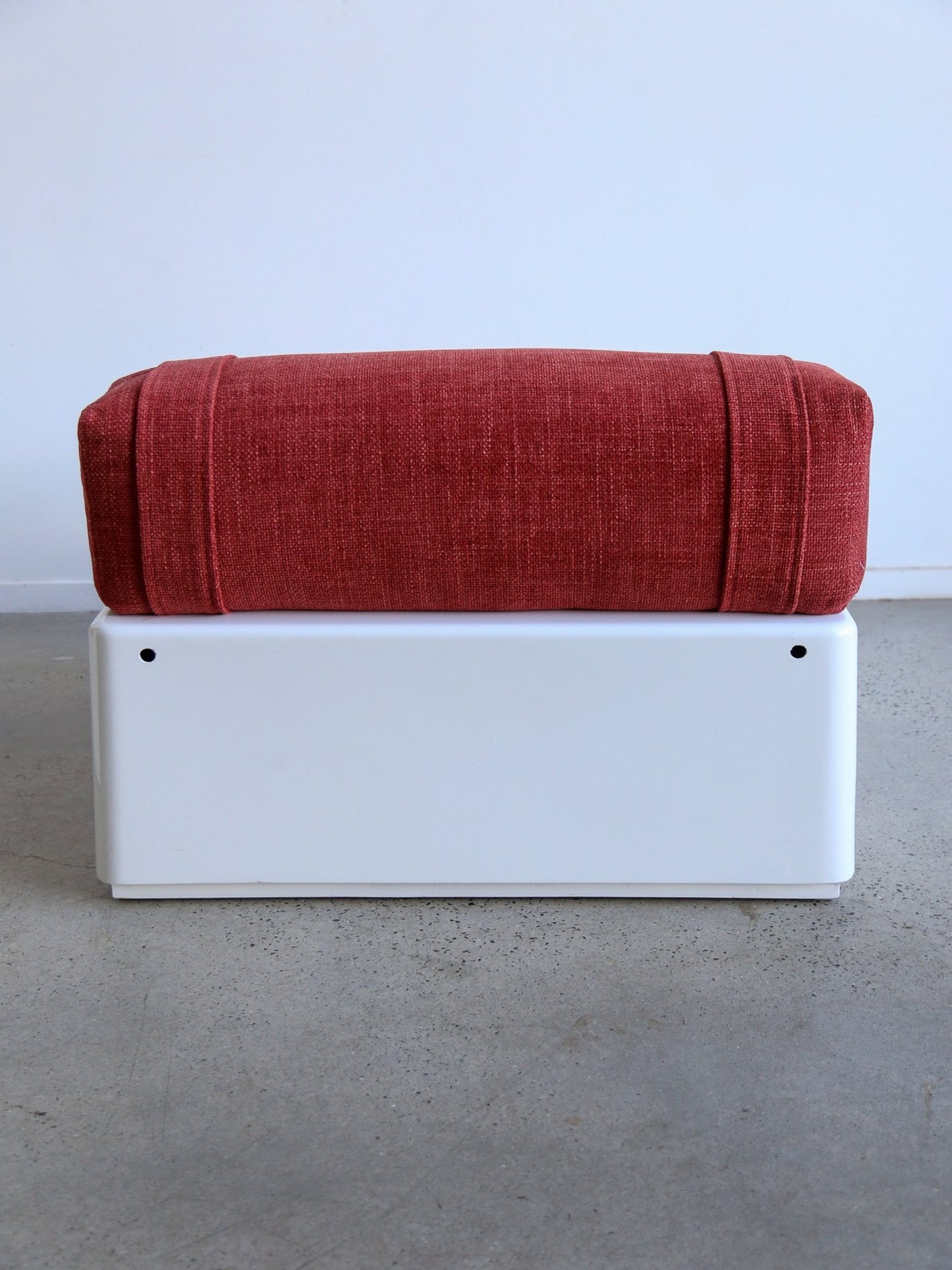 Space Age Italian White Fiberglass Armchairs with Extractable Beds, 1960s - Lumini Collections