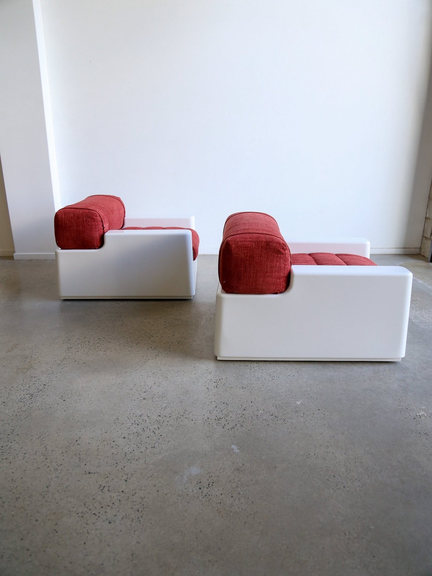 Space Age Italian White Fiberglass Armchairs with Extractable Beds, 1960s - Lumini Collections