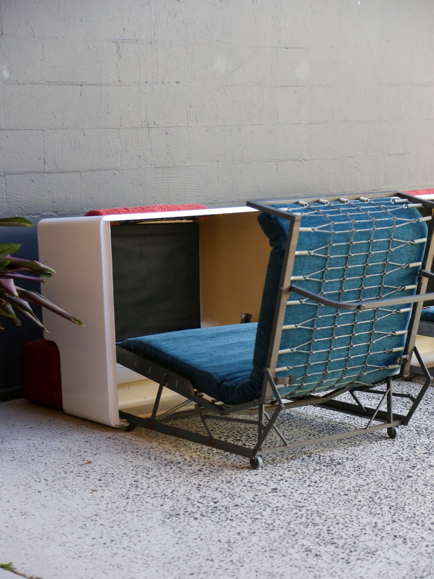Space Age Italian White Fiberglass Armchairs with Extractable Beds, 1960s - Lumini Collections