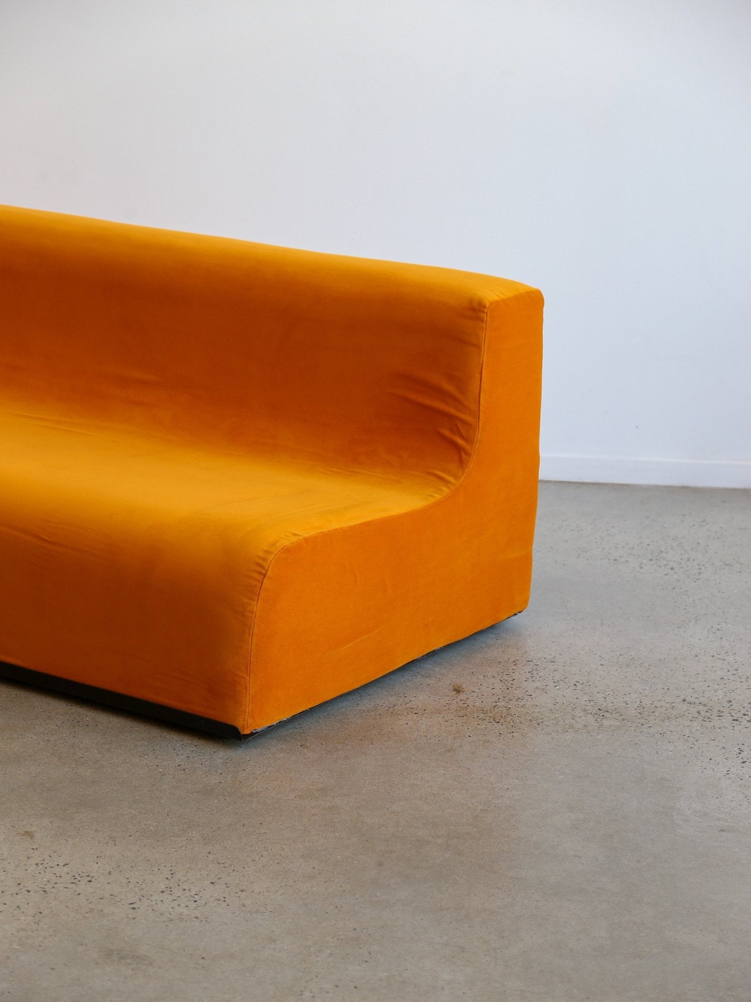 Space Age Sofa in Orange Velvet, Italy 1960s - Lumini Collections