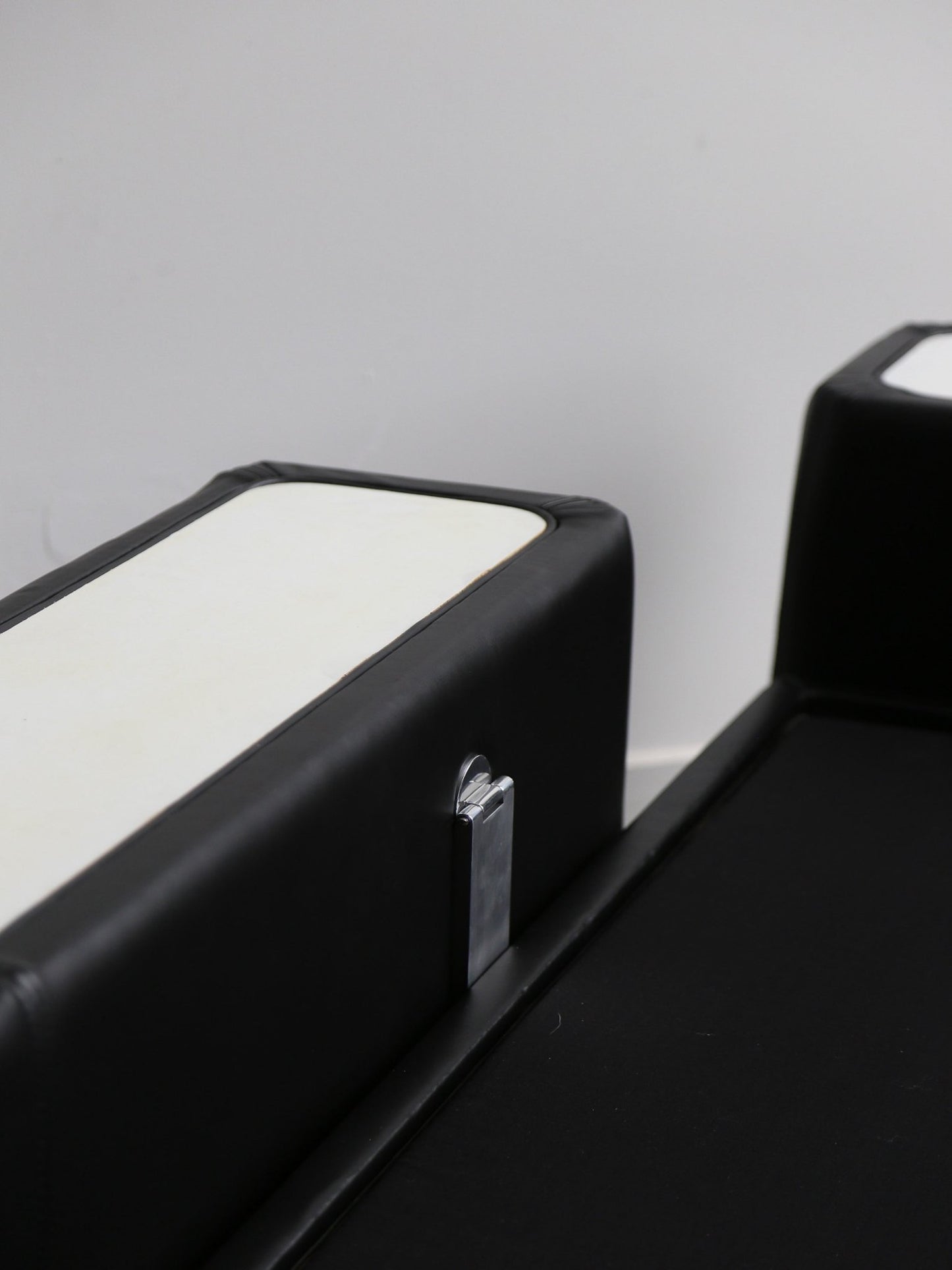 Tito Agnoli for Cinova Day Bed Sofa in Black Leather - Lumini Collections