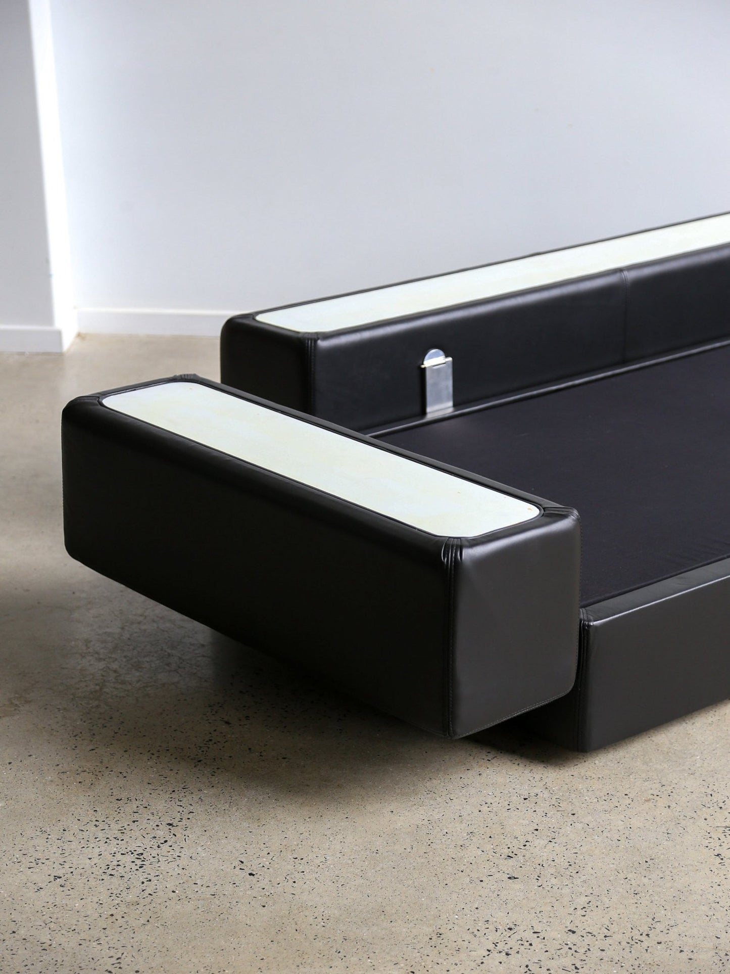Tito Agnoli for Cinova Day Bed Sofa in Black Leather - Lumini Collections