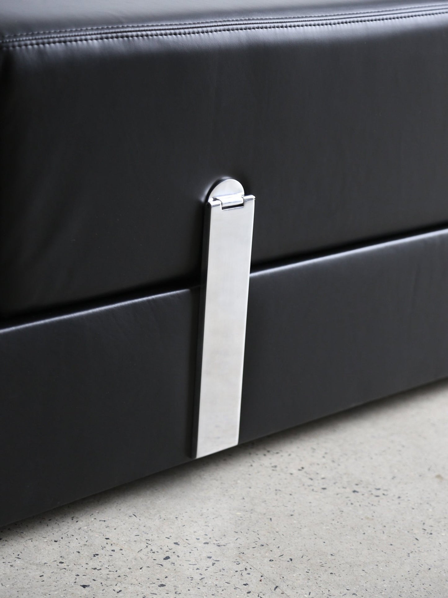 Tito Agnoli for Cinova Day Bed Sofa in Black Leather - Lumini Collections