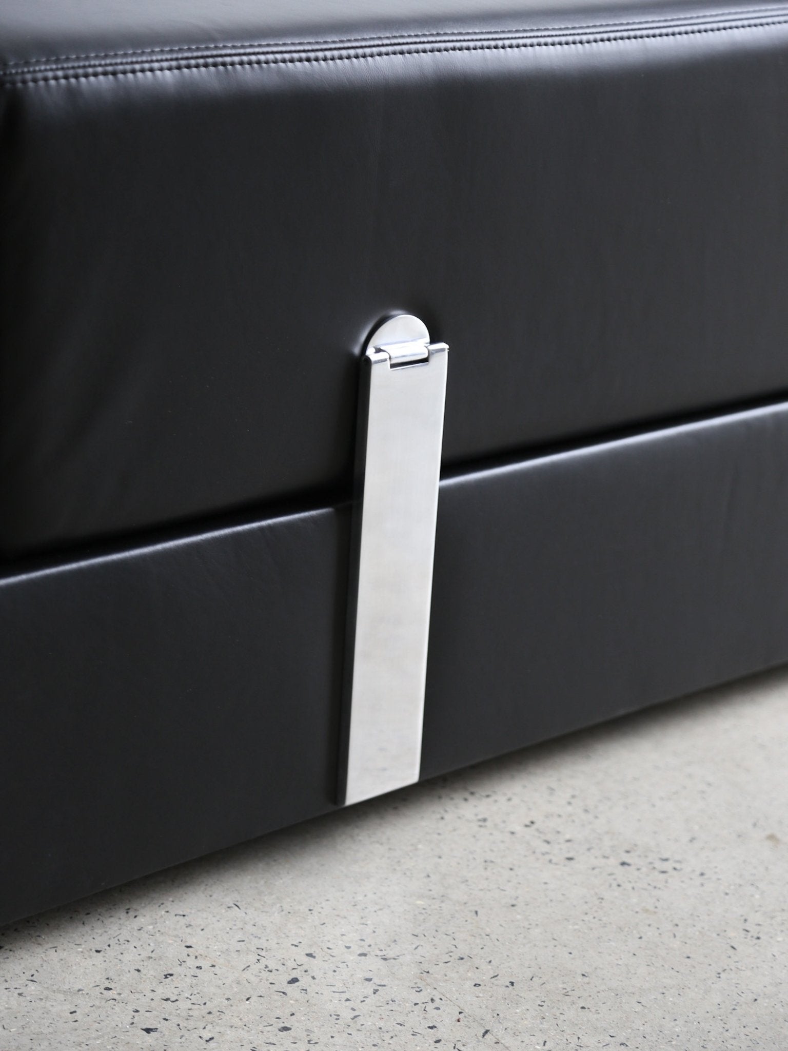 Tito Agnoli for Cinova Day Bed Sofa in Black Leather - Lumini Collections