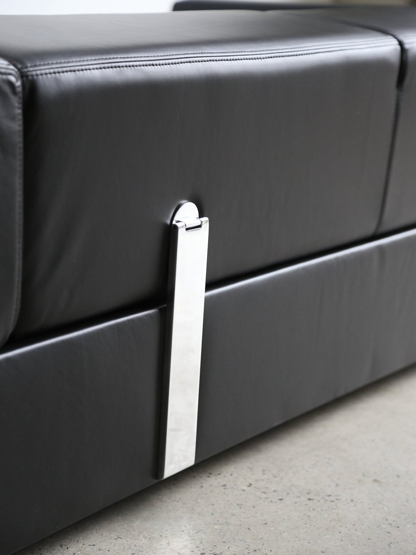 Tito Agnoli for Cinova Day Bed Sofa in Black Leather - Lumini Collections