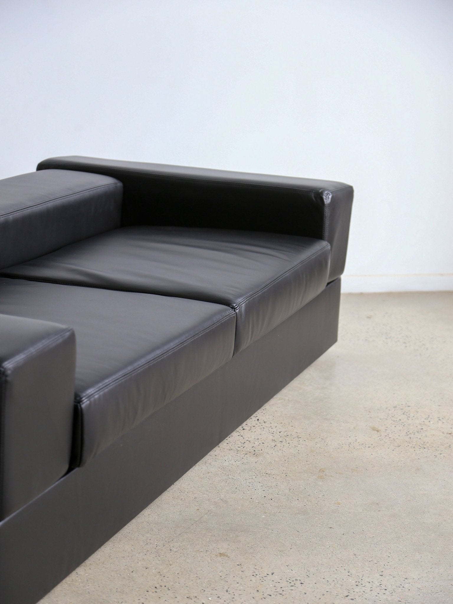 Tito Agnoli for Cinova Day Bed Sofa in Black Leather - Lumini Collections