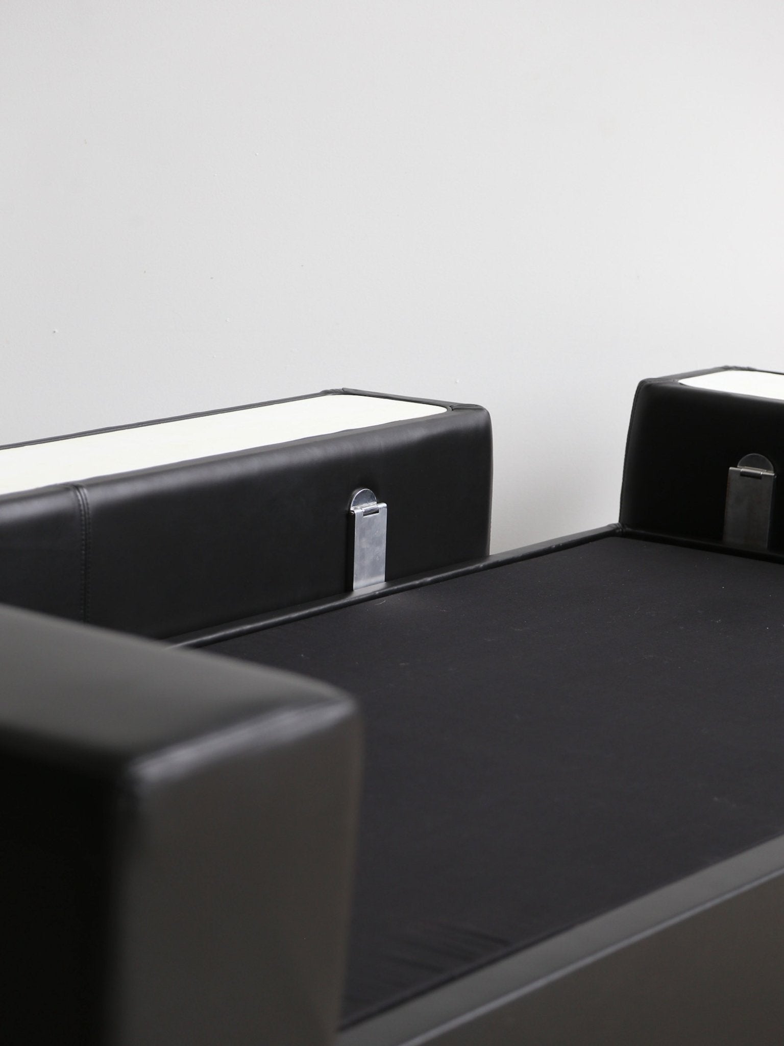 Tito Agnoli for Cinova Day Bed Sofa in Black Leather - Lumini Collections
