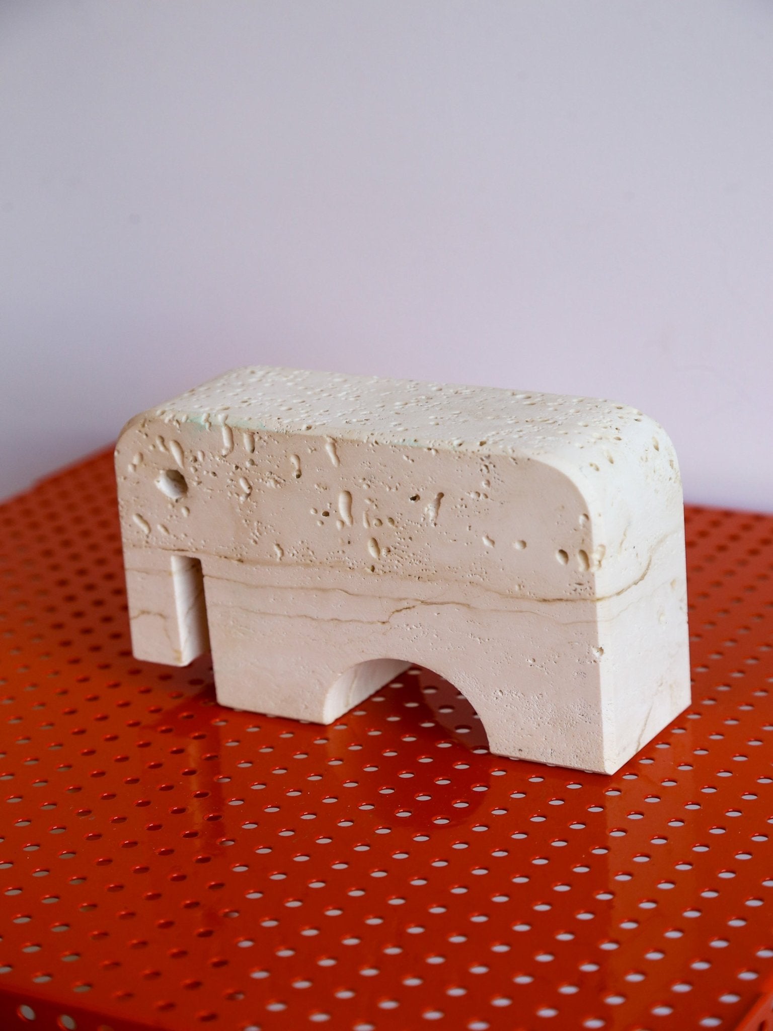 Travertine Elephant Sculpture by Enzo Mari for Fratelli Mannelli, 1970s - Lumini Collections
