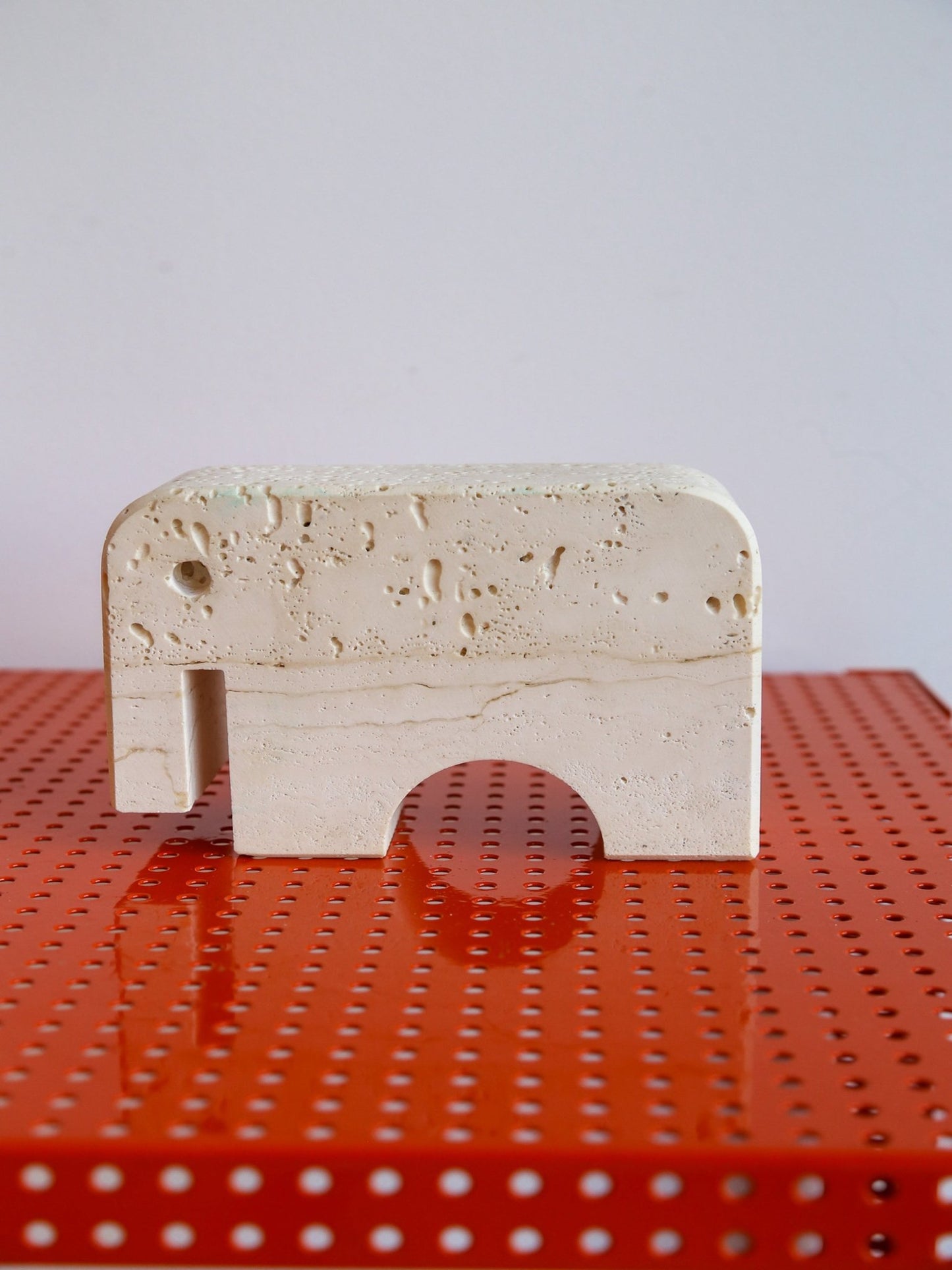 Travertine Elephant Sculpture by Enzo Mari for Fratelli Mannelli, 1970s - Lumini Collections