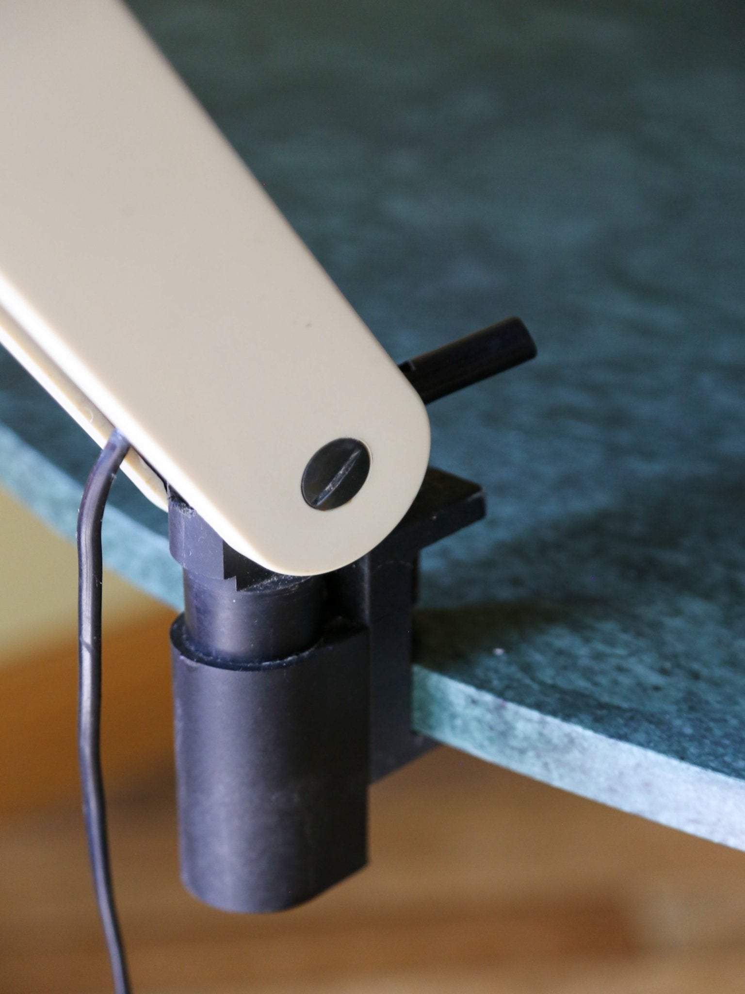 Vintage Guzzini Clamp Desk Lamp, Attributed to Bruno Gecchelin - Lumini Collections