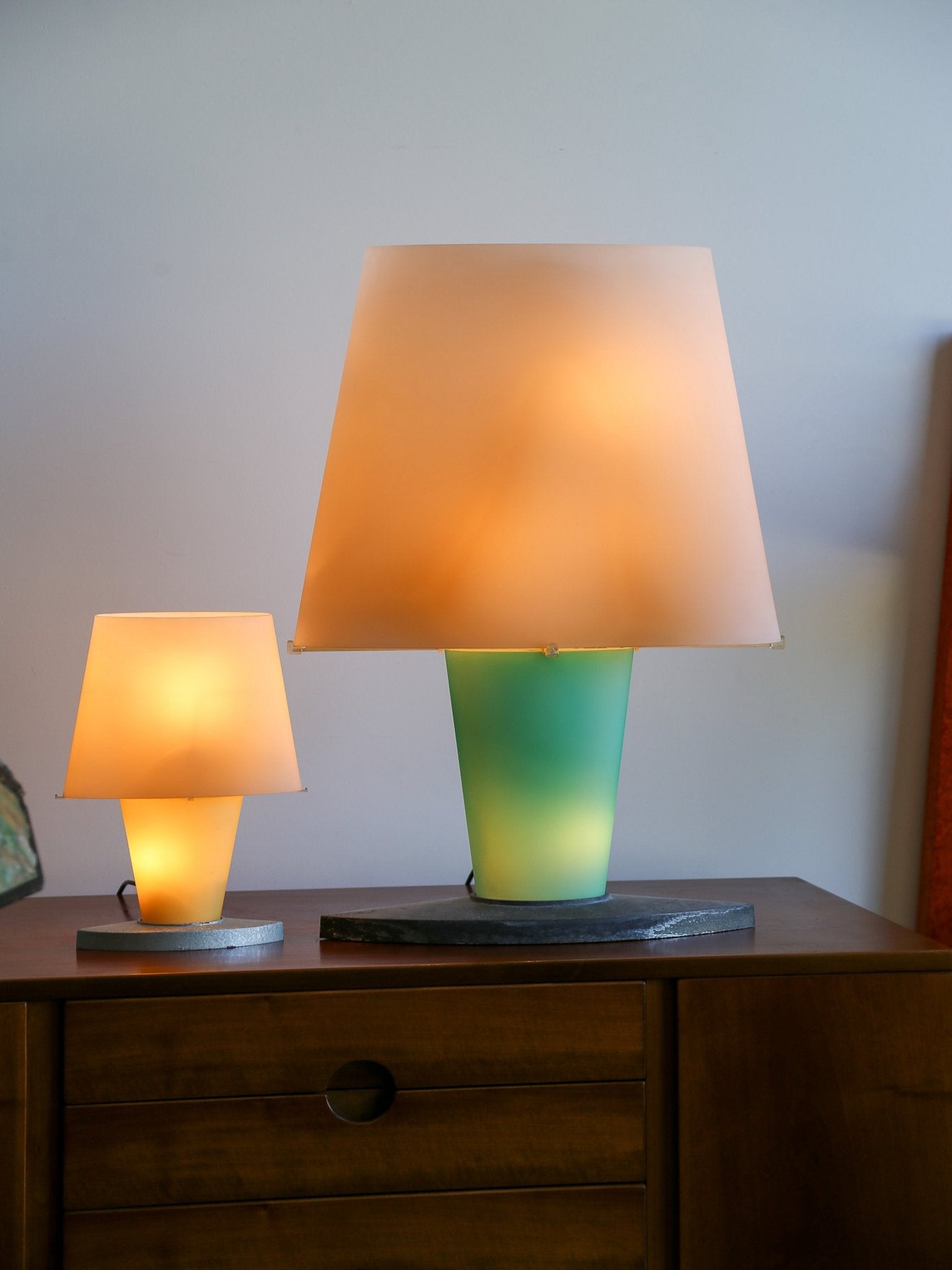 Fontana Arte Model 2892 Frosted Glass Table Lamp by Daniela Puppa - Lumini Collections