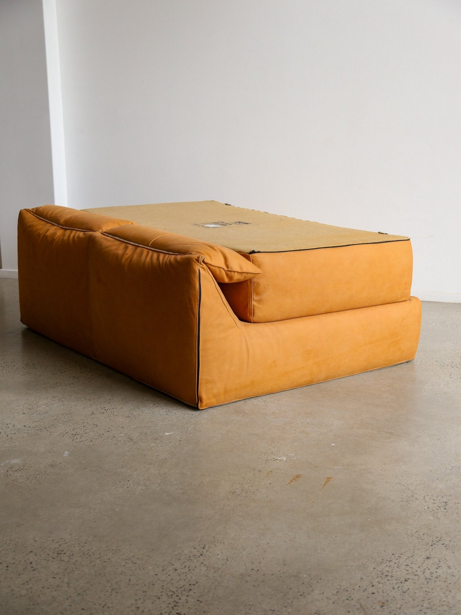 Mid - Century Modern Daybed “Le Bambole – Bamboletto” by Mario Bellini for B&B Italia, 1970s - Lumini Collections