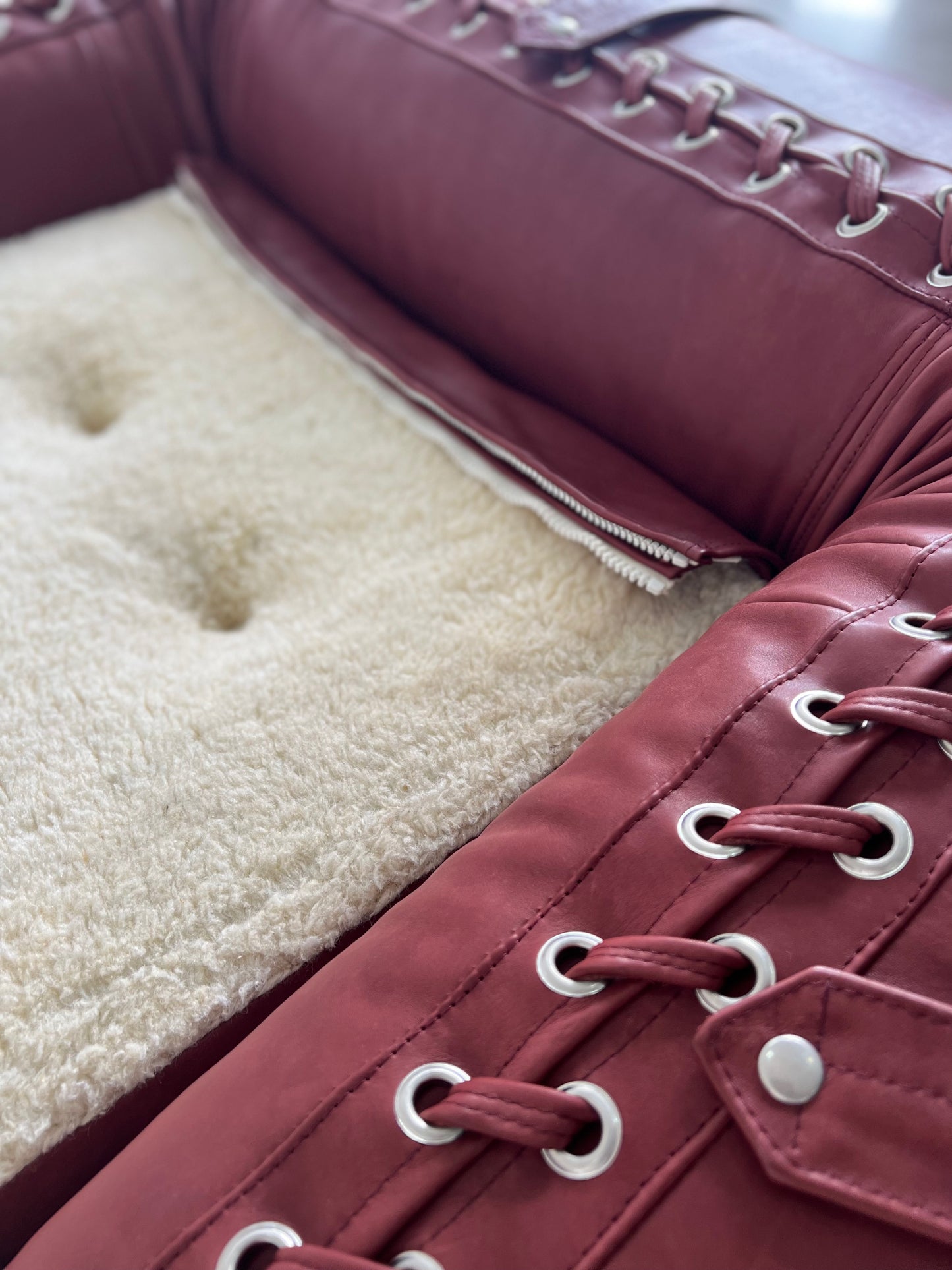“Anfibio” by Alessandro Becchi for Givannetti, Armchair in Brown Leather and Sheepskin, 1970 - Lumini Collections
