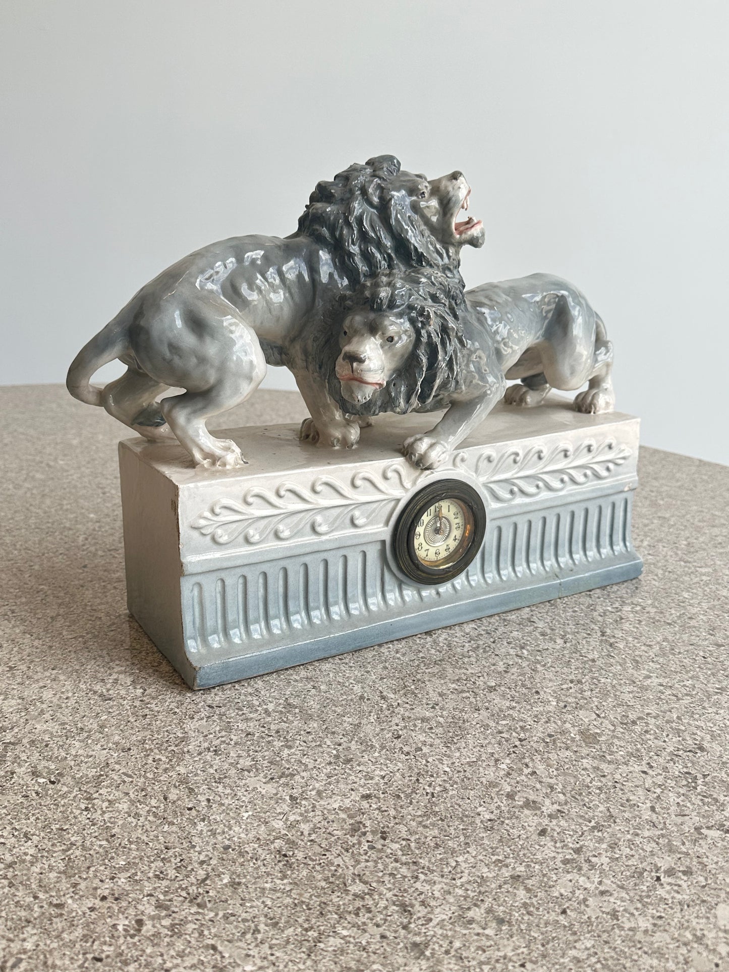 Capodimonte Italian Glazed Porcelain Lions Table Clock Sculpture, 1940s