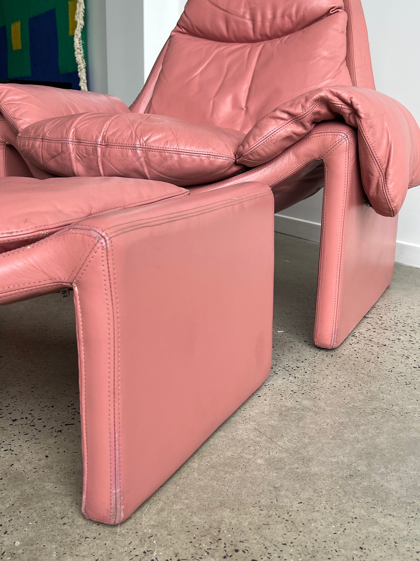 "P60" by Vittorio Introini for Saporiti Italia, Pink Leather Chair, 1962