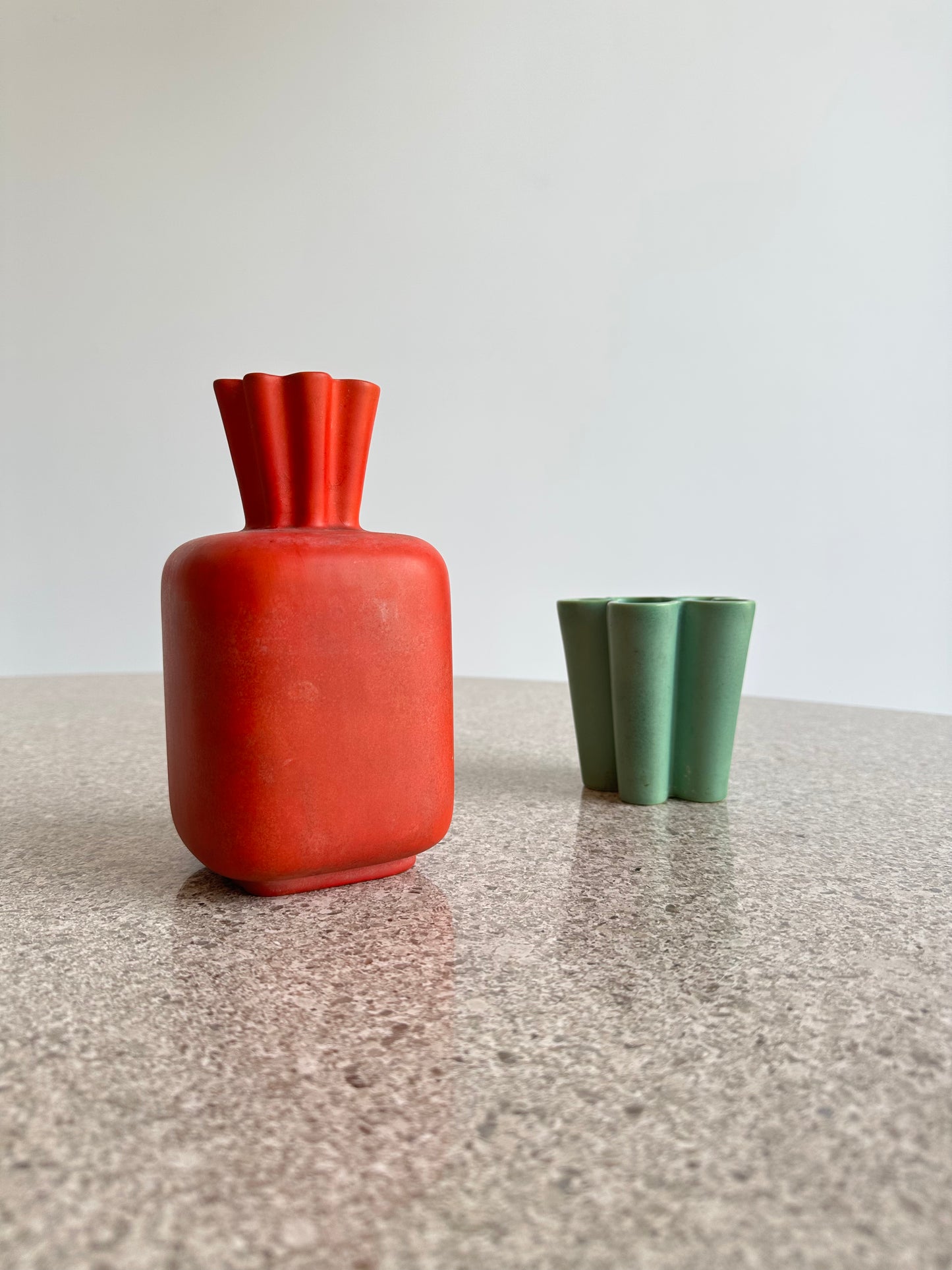 Giovanni Gariboldi for Richard Ginori San Cristoforo Collection Set of Two Vases, 1940s