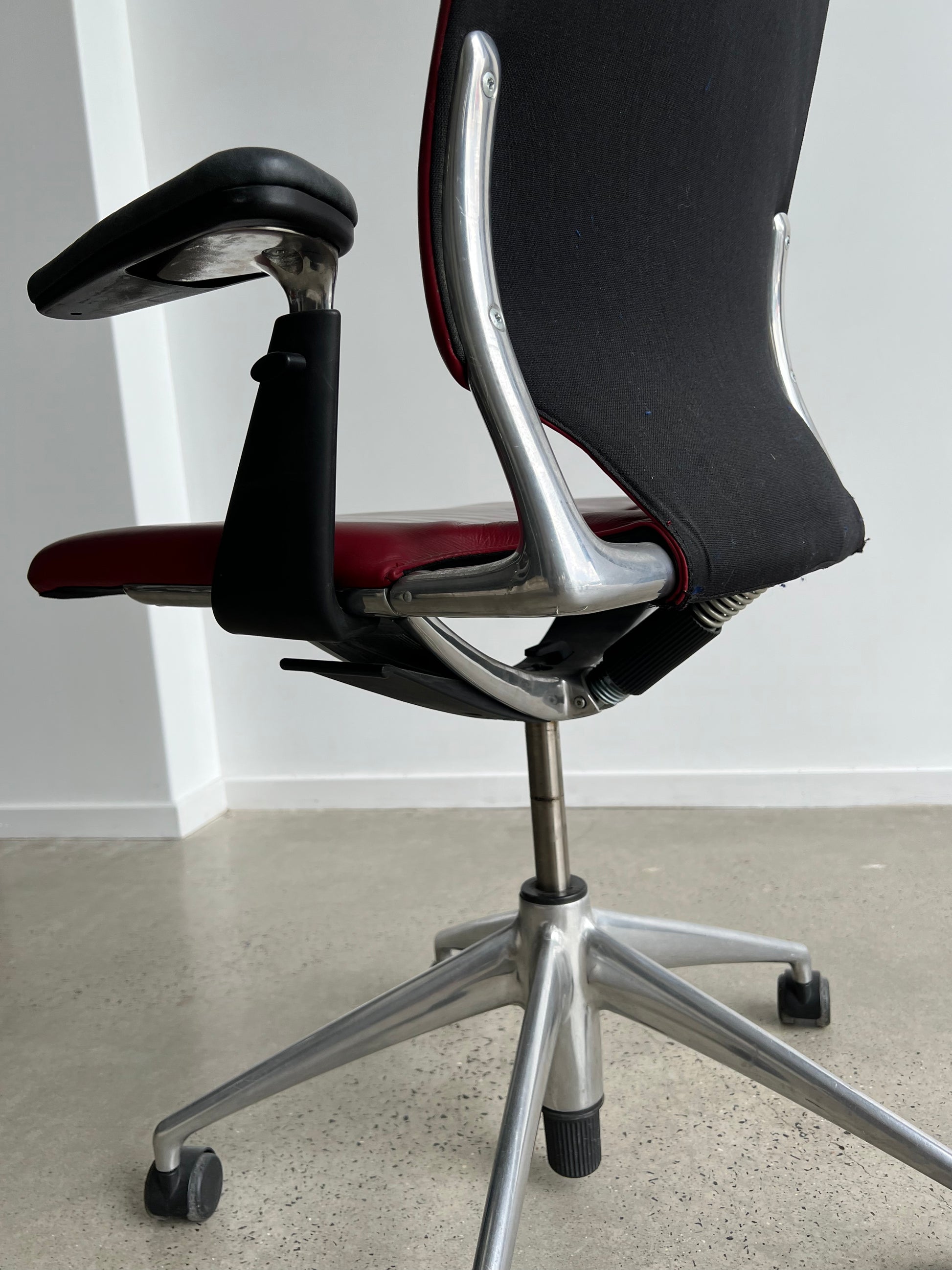 Vitra Meda Chair – MS Möbelhandel Vitra Meda Chair – MS Möbelhandel