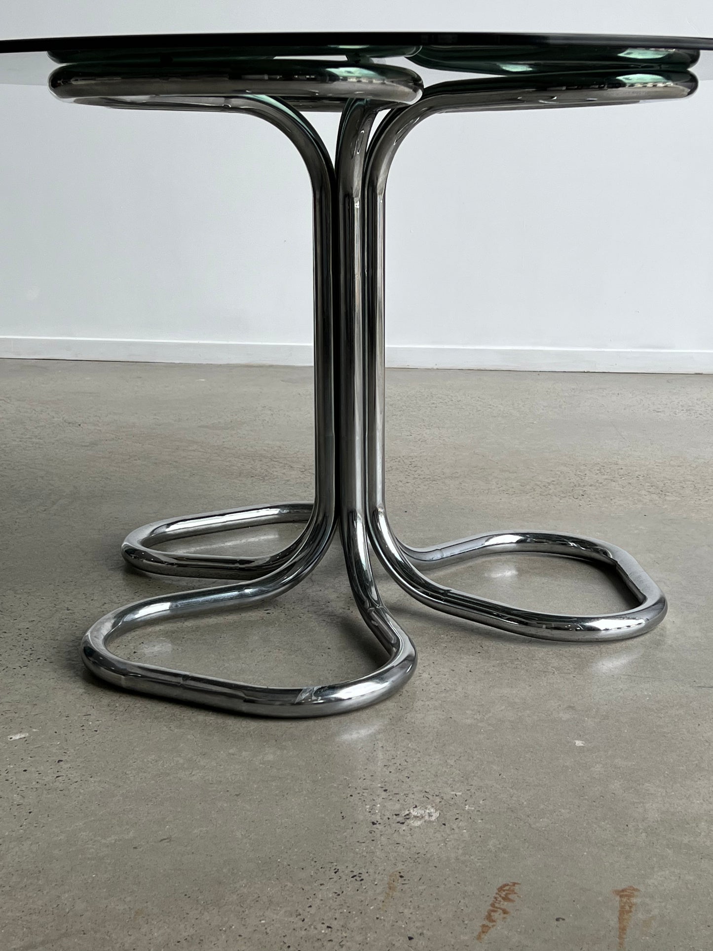 Giotto Stoppino round Glass and Chrome Round Dining Table,1970s