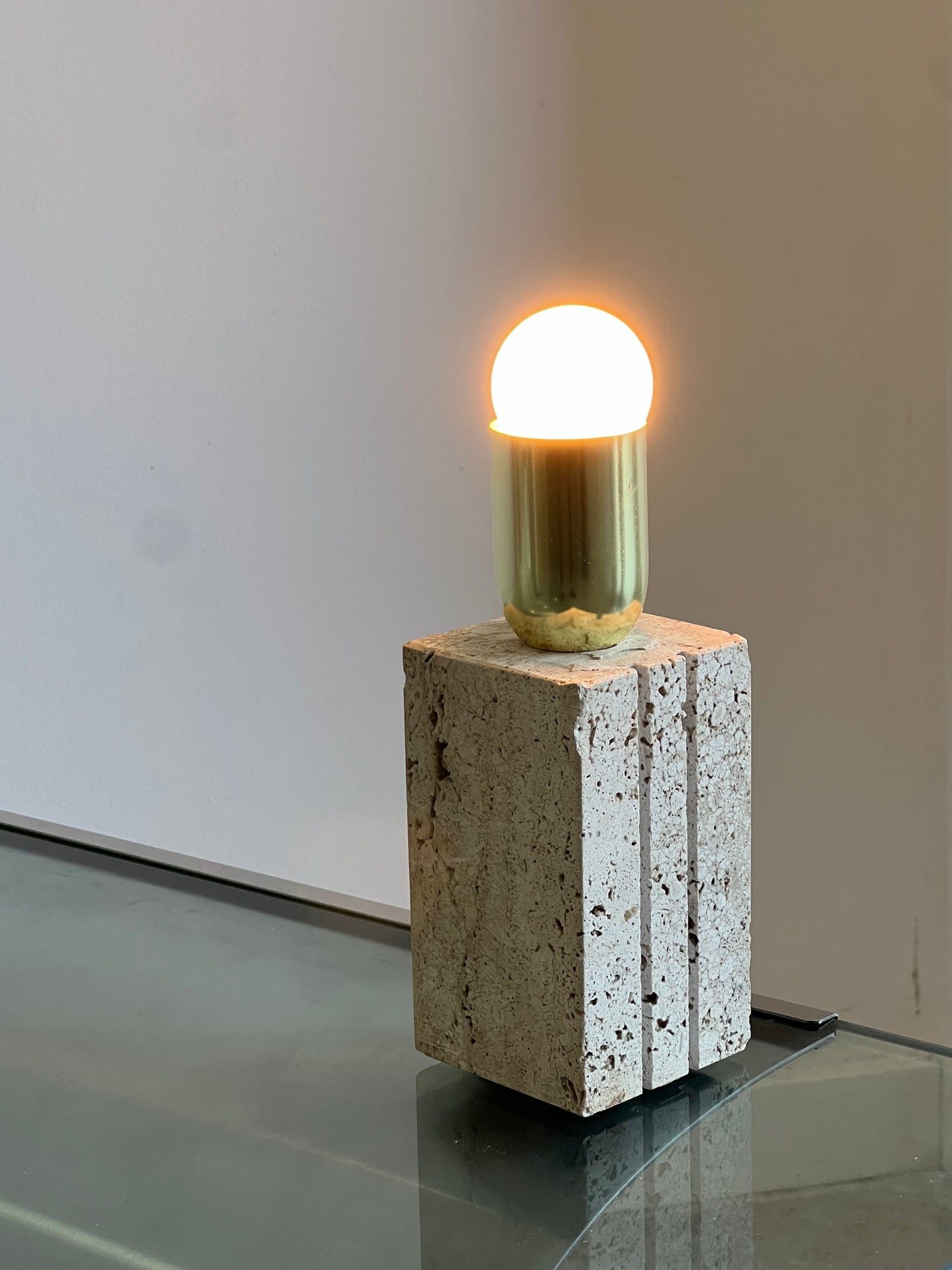 Fratelli Mannelli Rectangular Travertine and Brass Table Lamp, 1960s