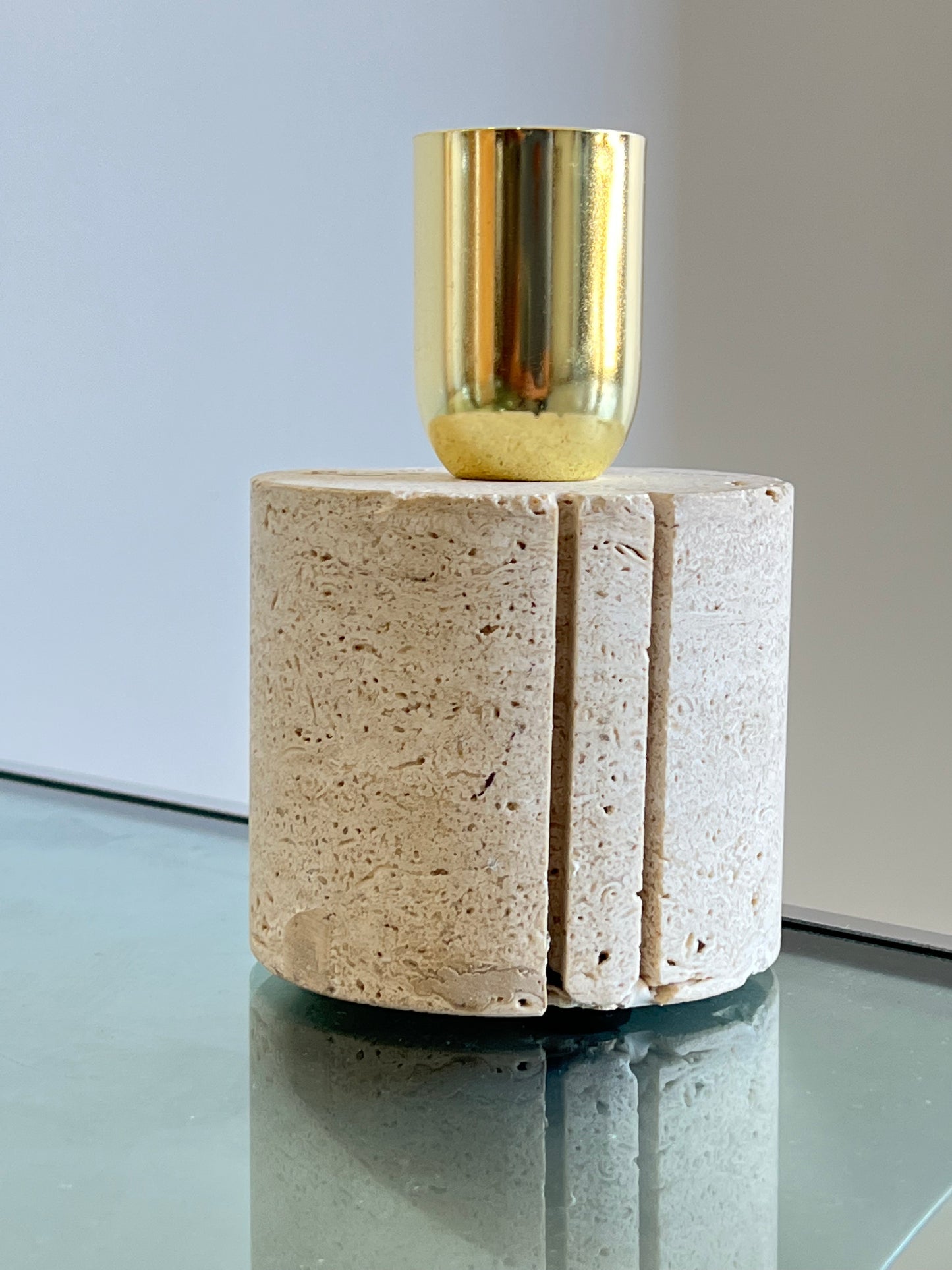 Fratelli Mannelli Round Travertine and Brass Table Lamp, 1960s