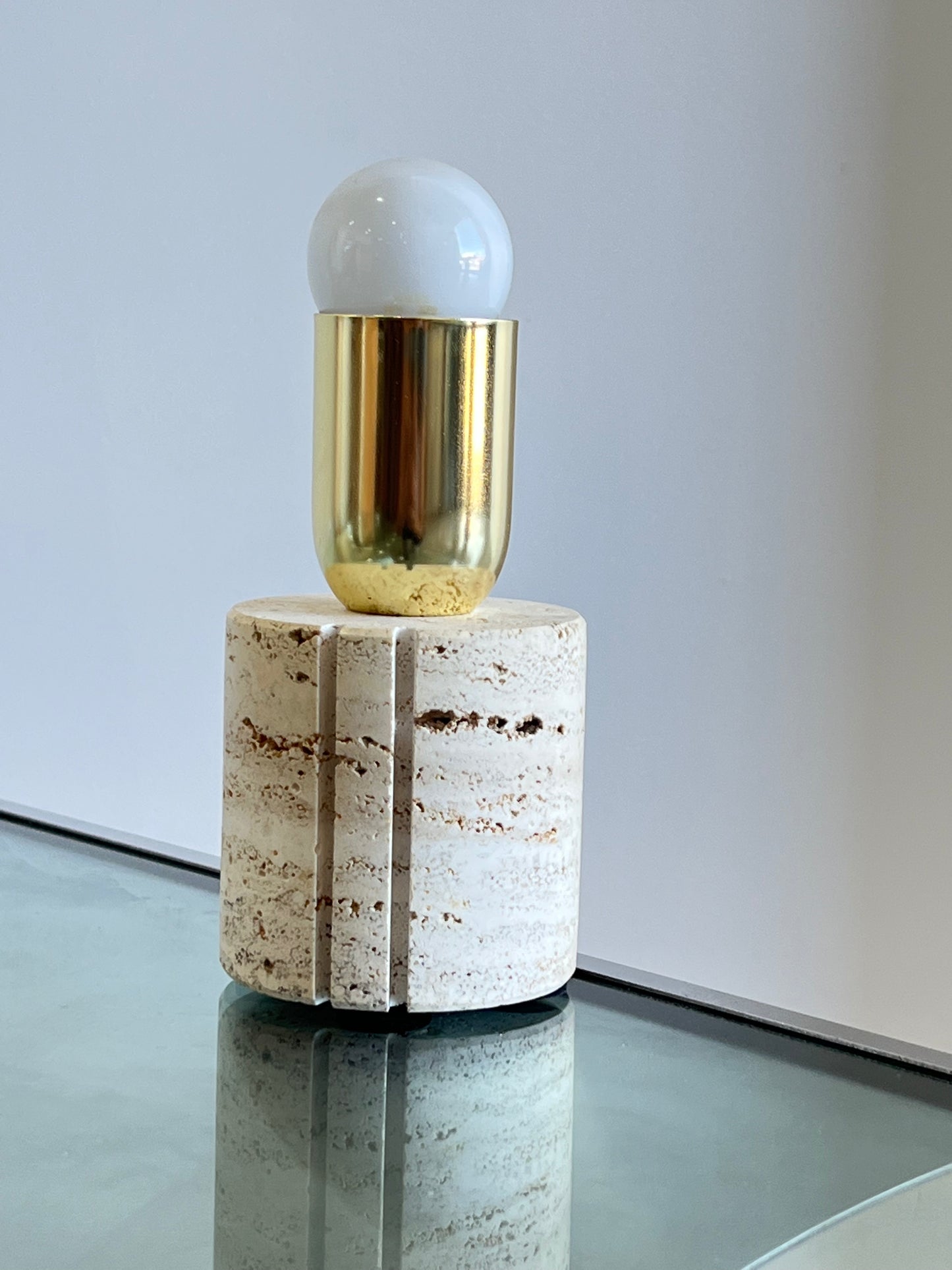 Fratelli Mannelli Round Travertine and Brass Table Lamp, 1960s