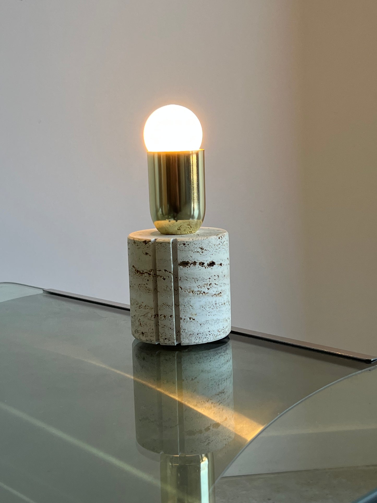 Fratelli Mannelli Round Travertine and Brass Table Lamp, 1960s