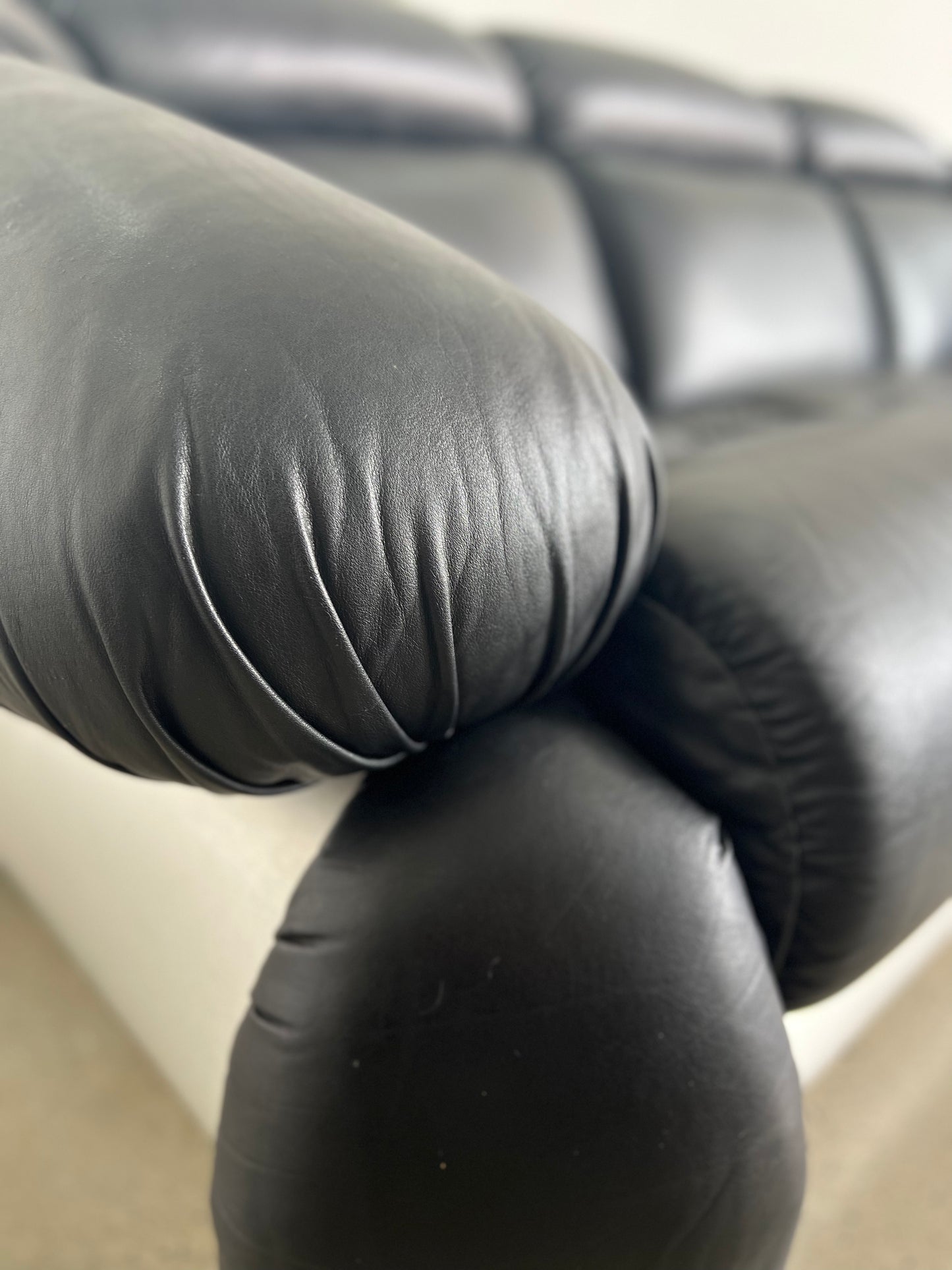 Adriano Piazzesi Black Leather Sofa Set and Armchairs, 1970s