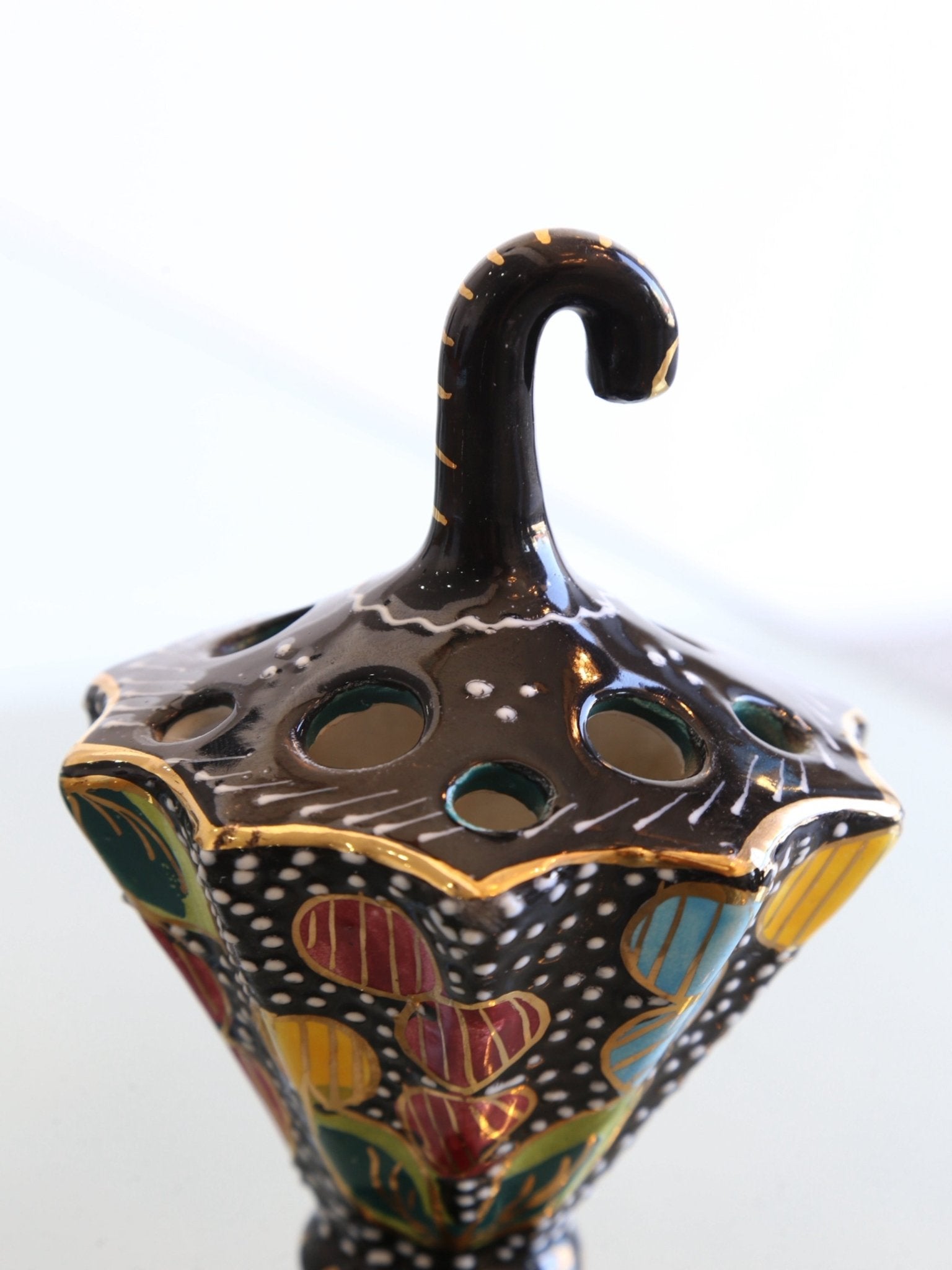 Italian Hand - Painted Umbrella Form Vase, Deruta, 1960s - Lumini Collections