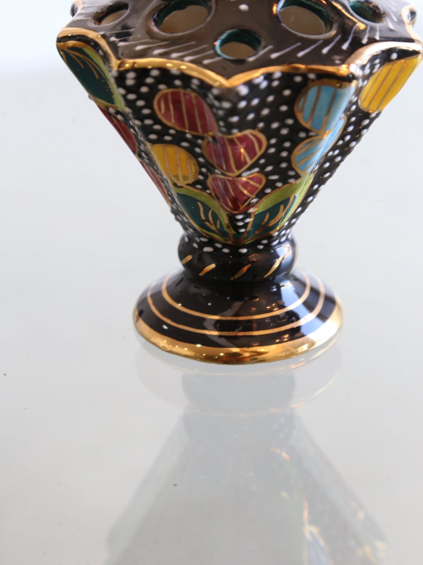 Italian Hand - Painted Umbrella Form Vase, Deruta, 1960s - Lumini Collections
