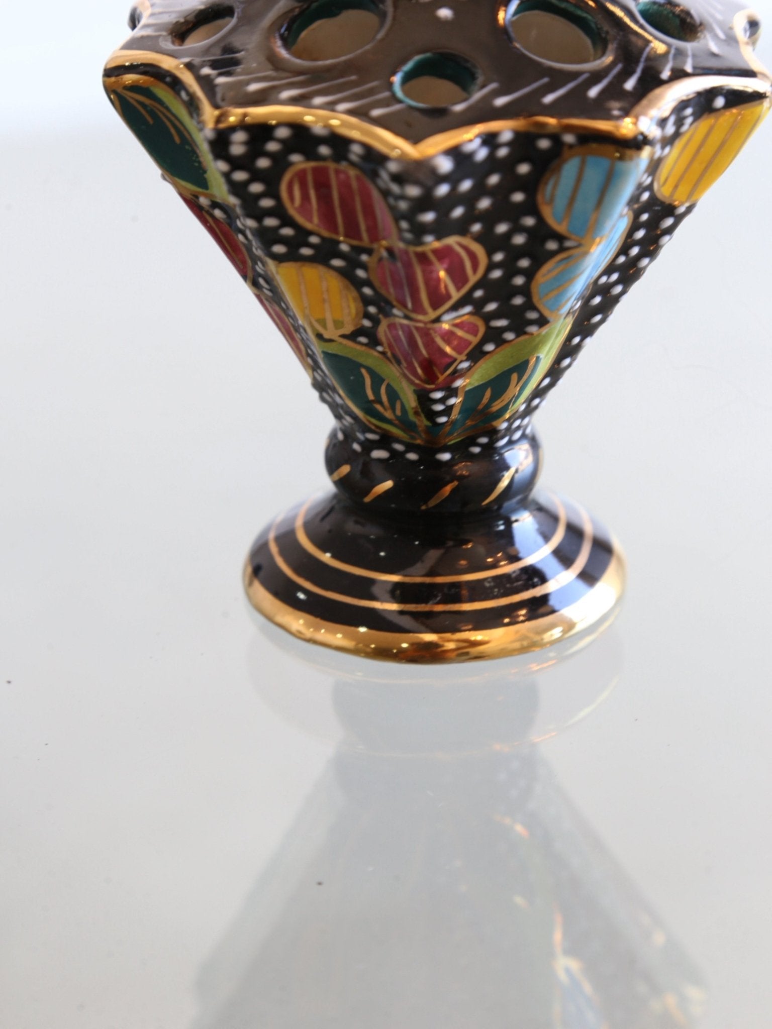 Italian Hand - Painted Umbrella Form Vase, Deruta, 1960s - Lumini Collections