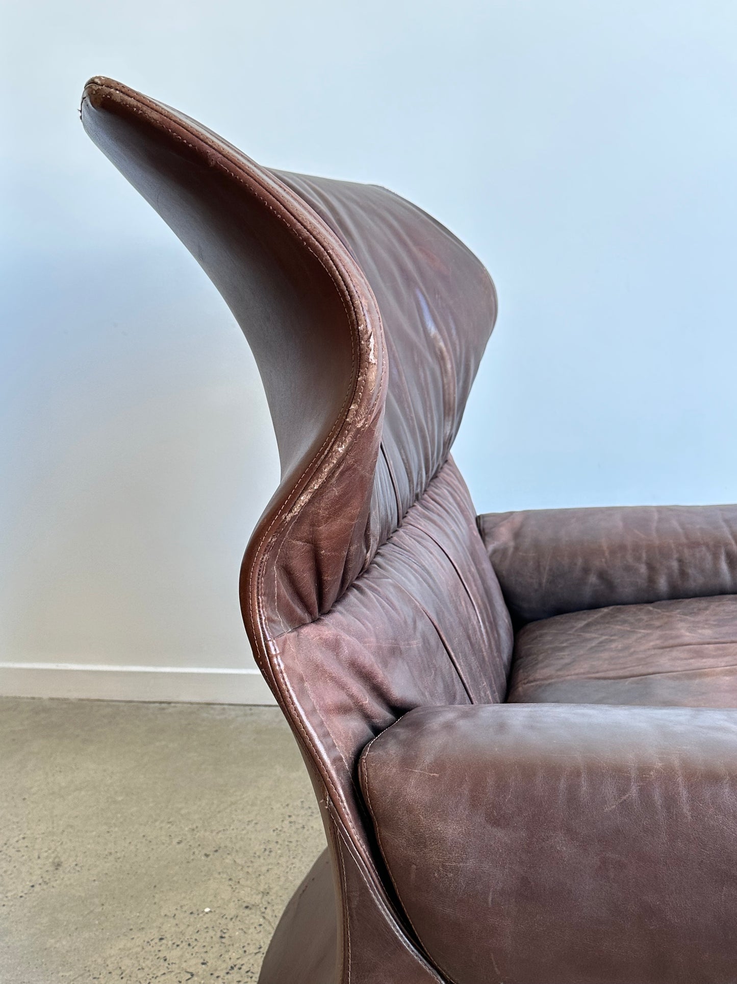 "La Vela"by Giovanni Offredi for Saporiti Italia Brown Leather with Ottoman Lounge Chair, 1960 - Lumini Collections