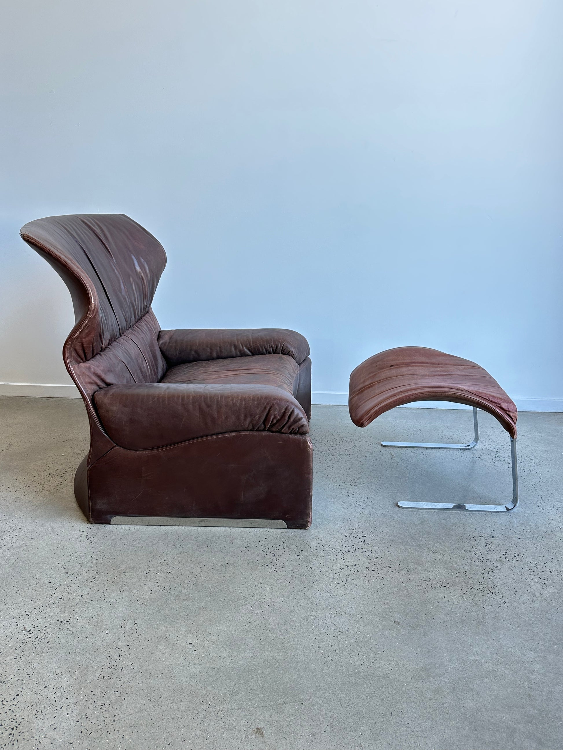 "La Vela"by Giovanni Offredi for Saporiti Italia Brown Leather with Ottoman Lounge Chair, 1960 - Lumini Collections