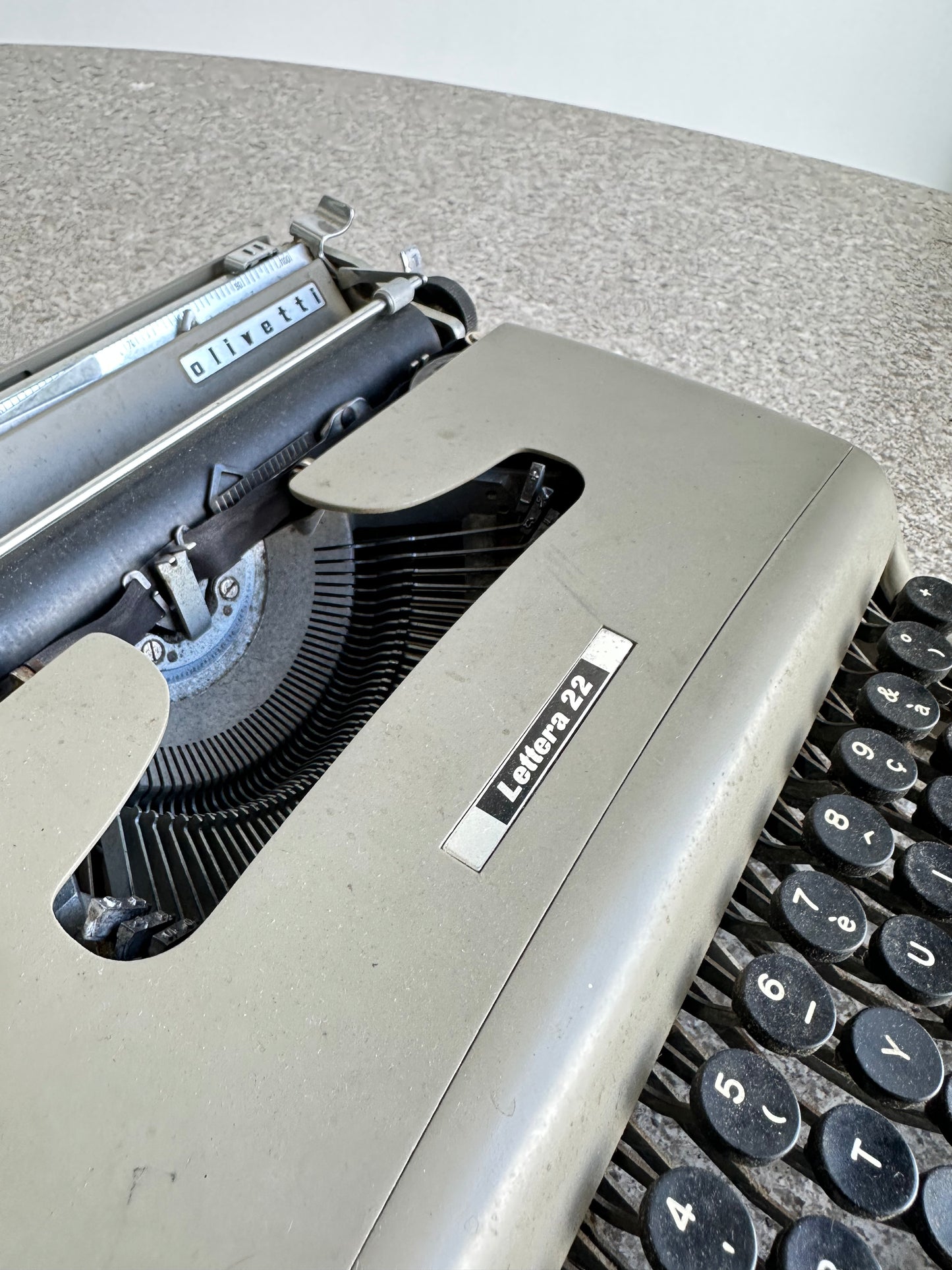 "Lettera 22" by Marcello Nizzoli for Olivetti Typewriter, 1950s - Lumini Collections