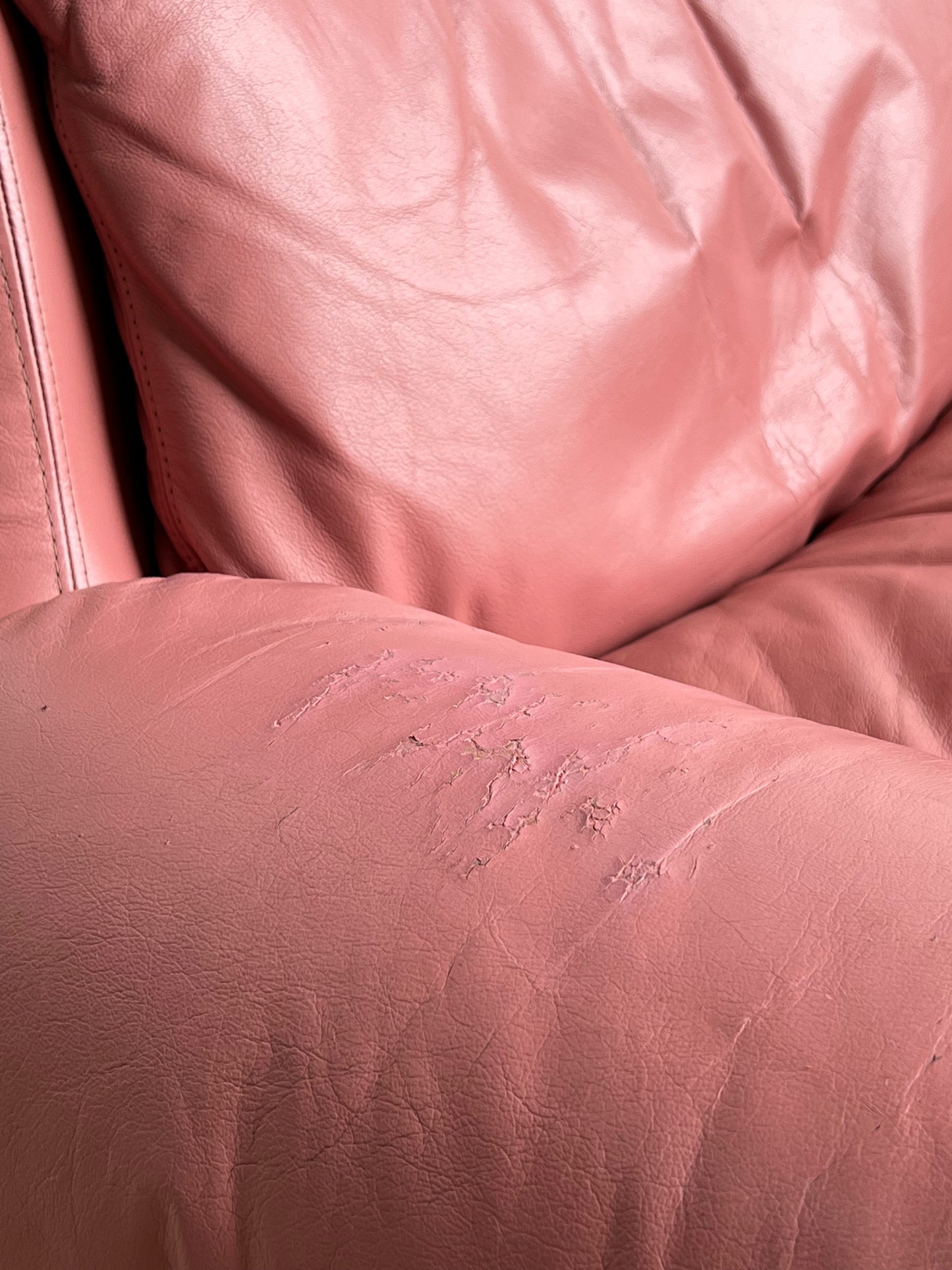 P60 by Vittorio Introini for Saporiti Italia, Pink Leather Chair, 1962 - Lumini Collections